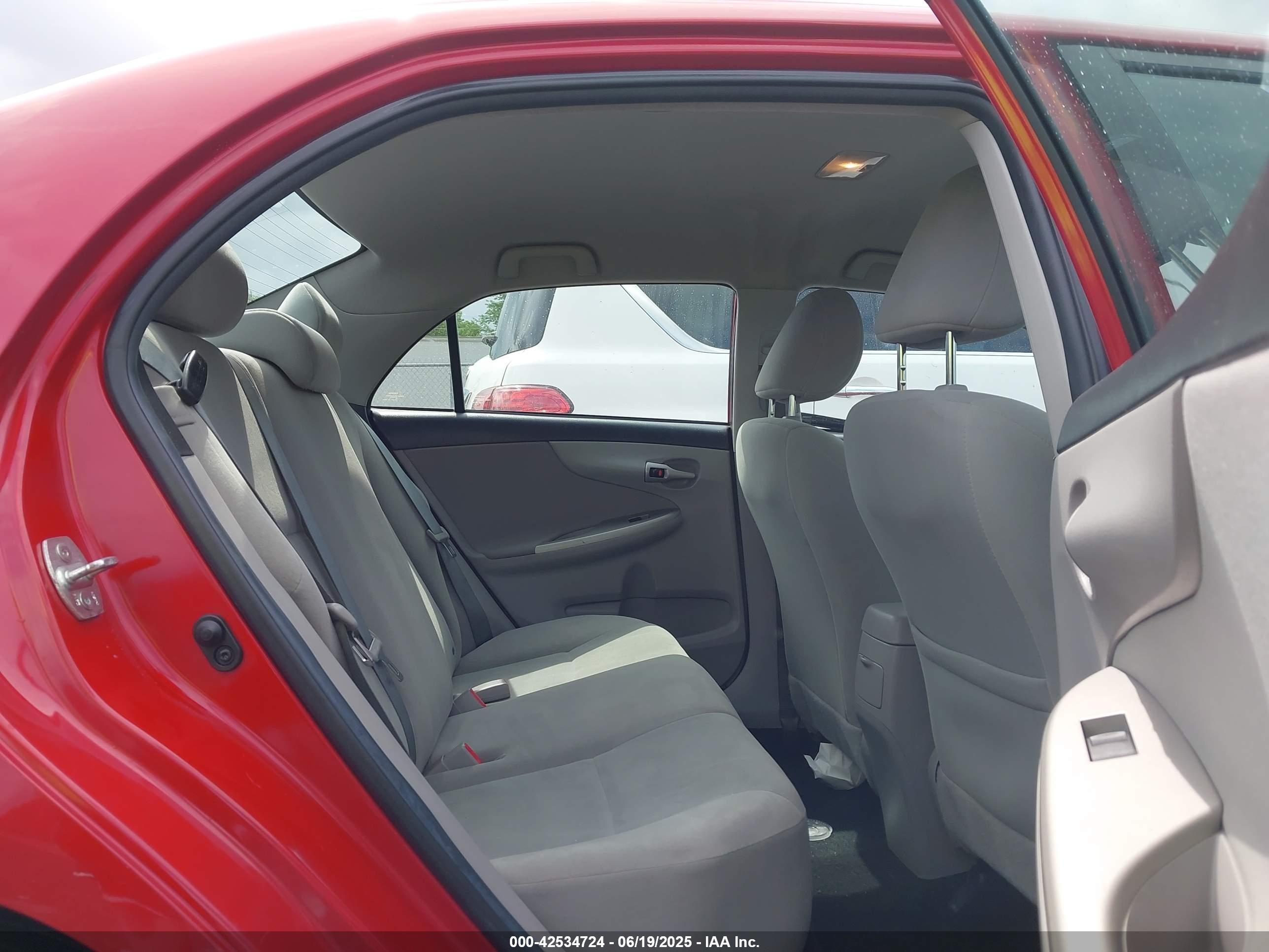 TOYOTA COROLLA image 8