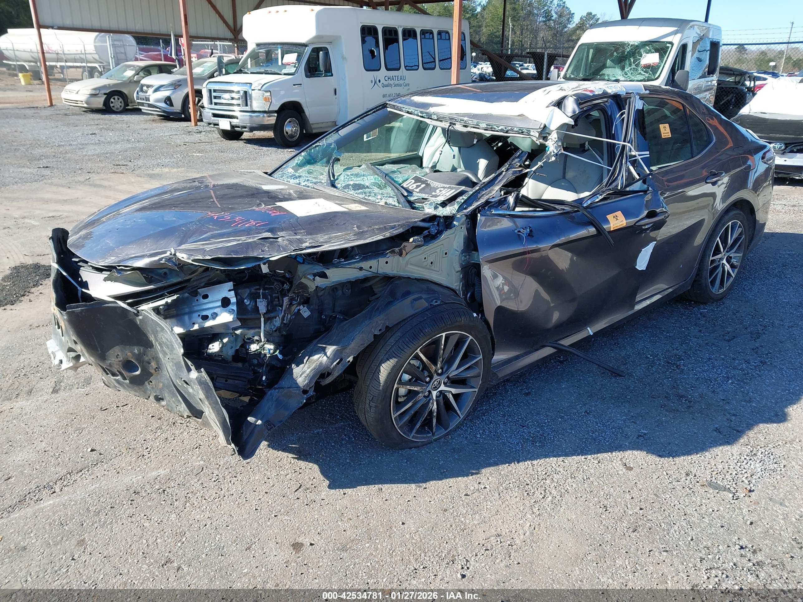 TOYOTA CAMRY image 2