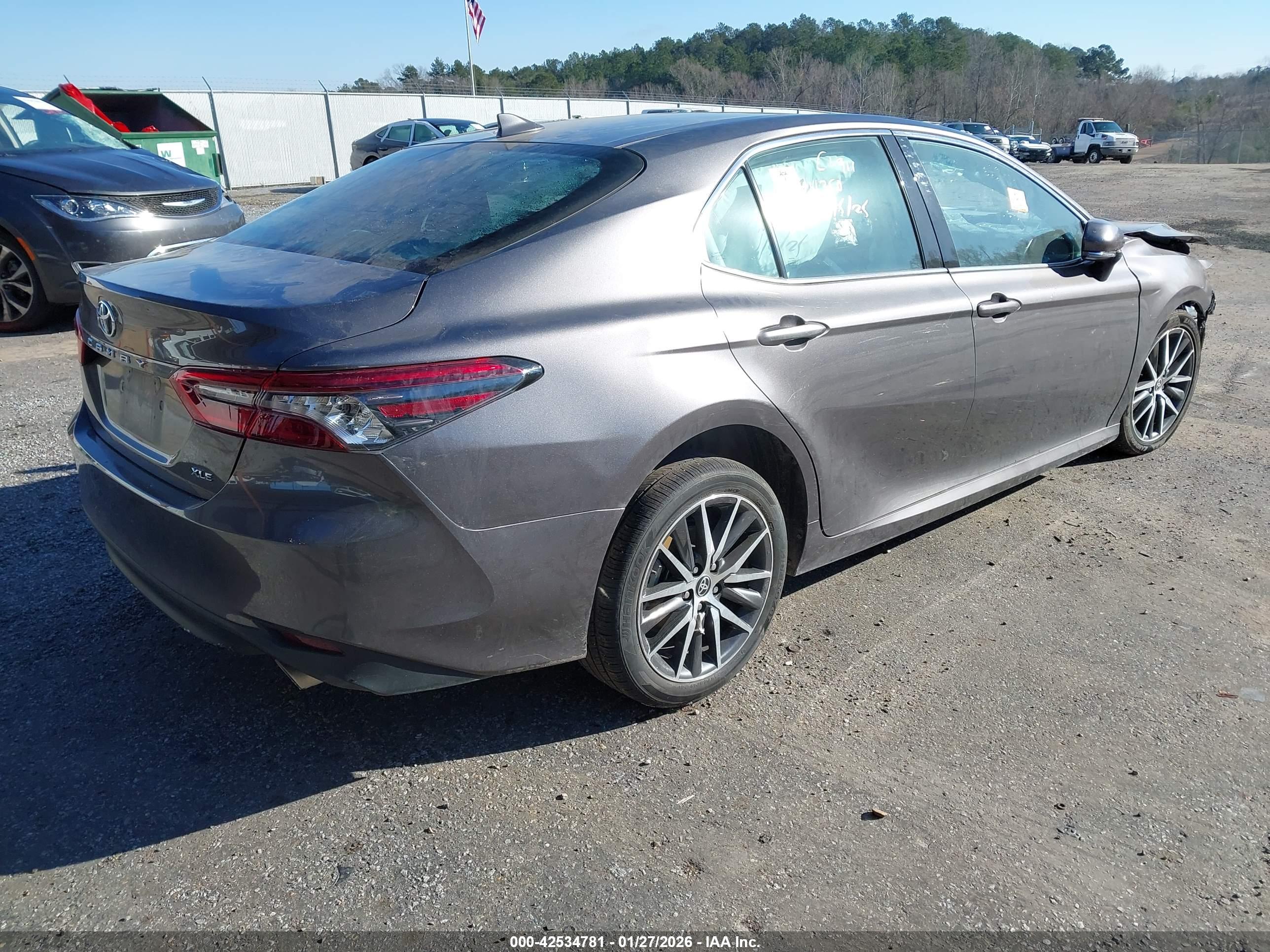 TOYOTA CAMRY image 4
