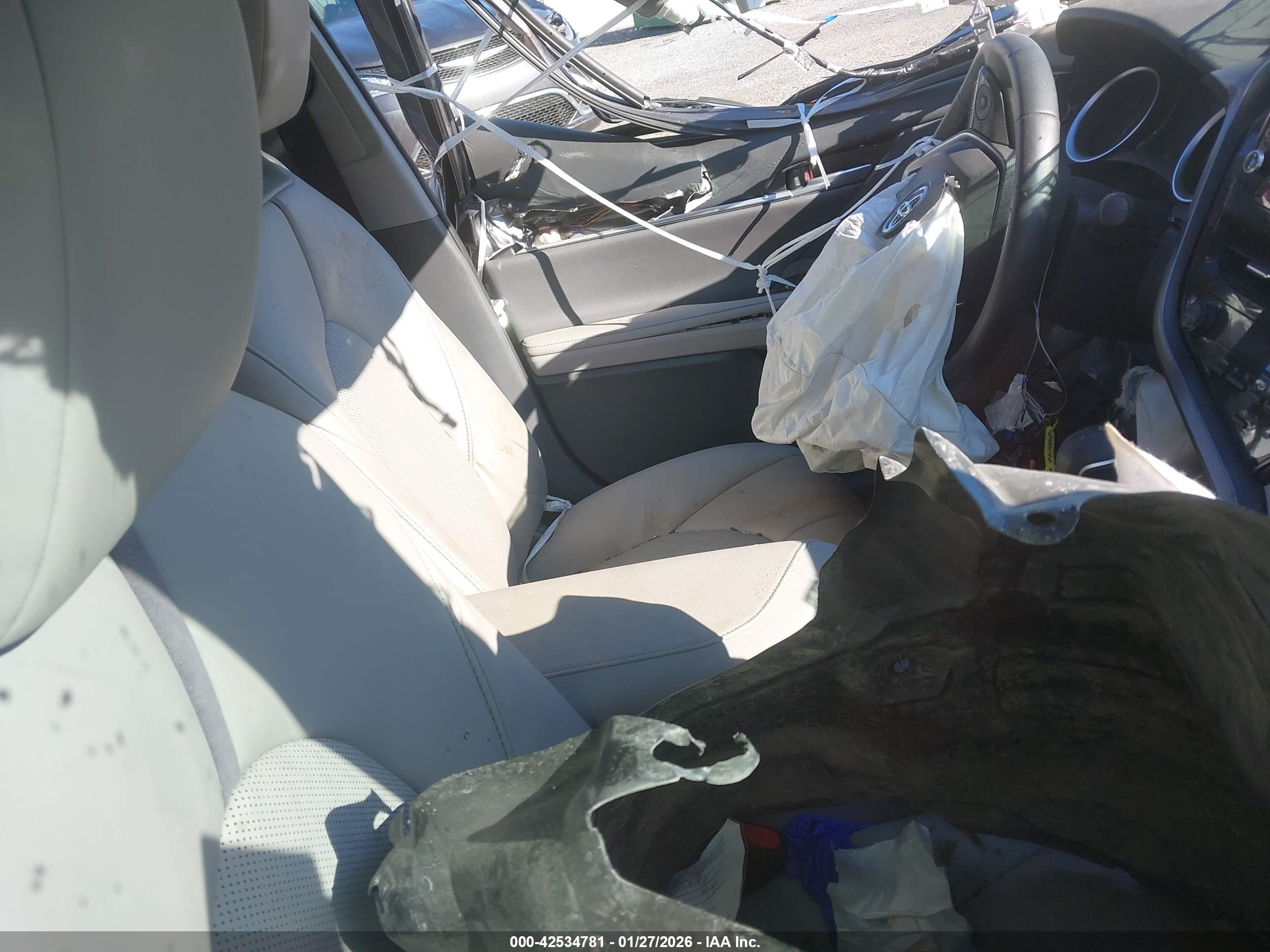 TOYOTA CAMRY image 5