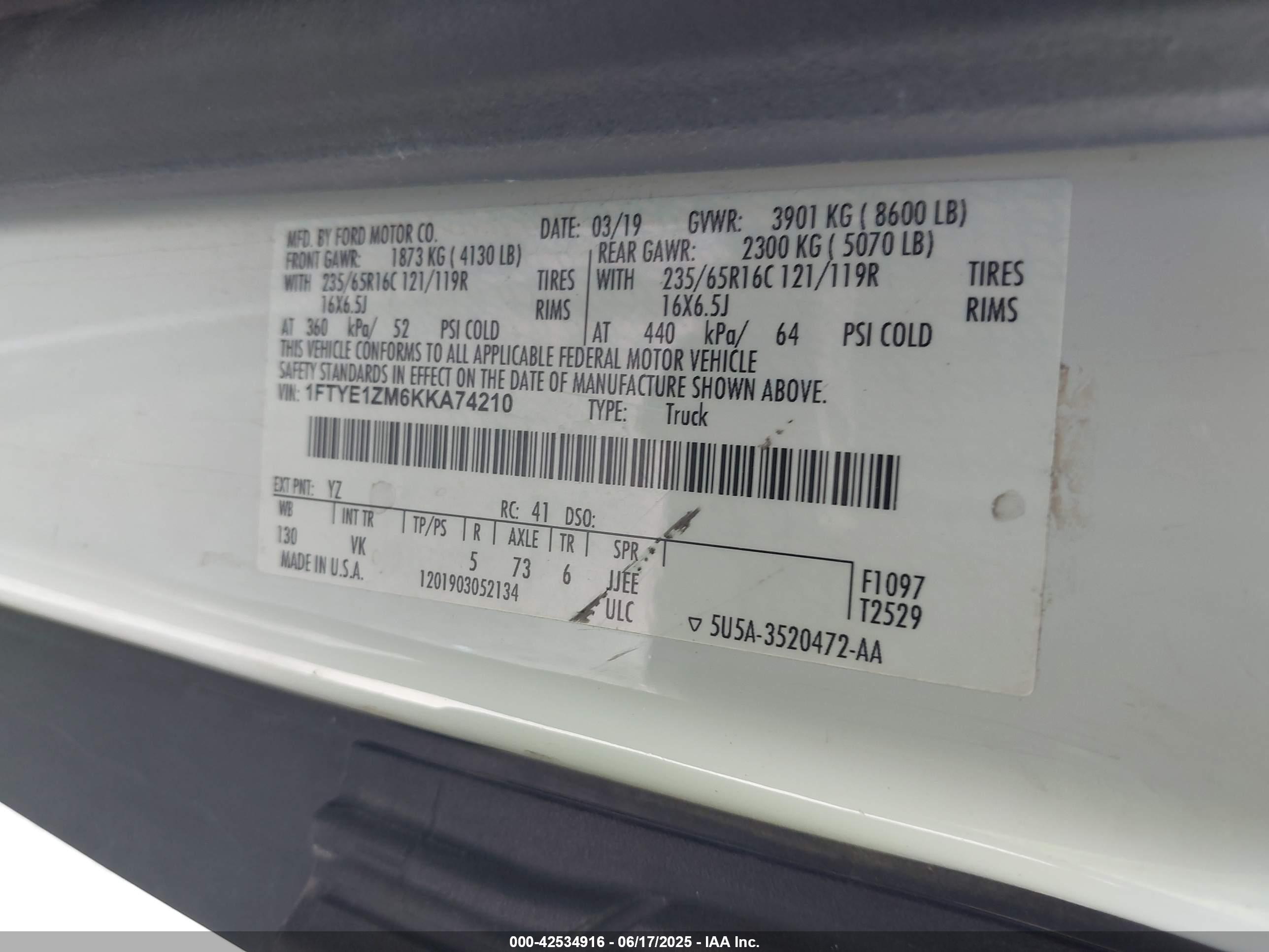FORD TRANSIT-150 image 9