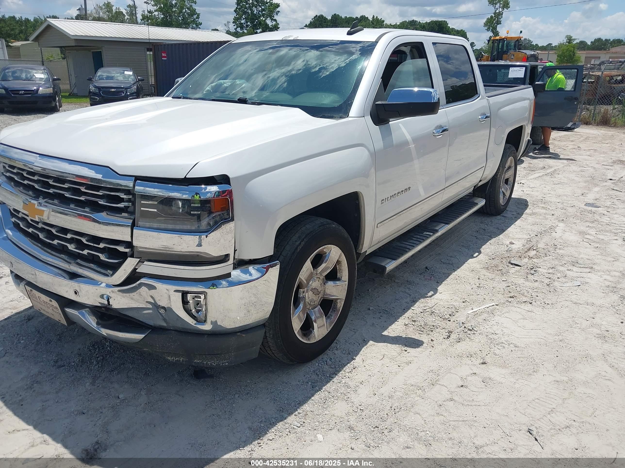 CHEVROLET SILVERADO image 2