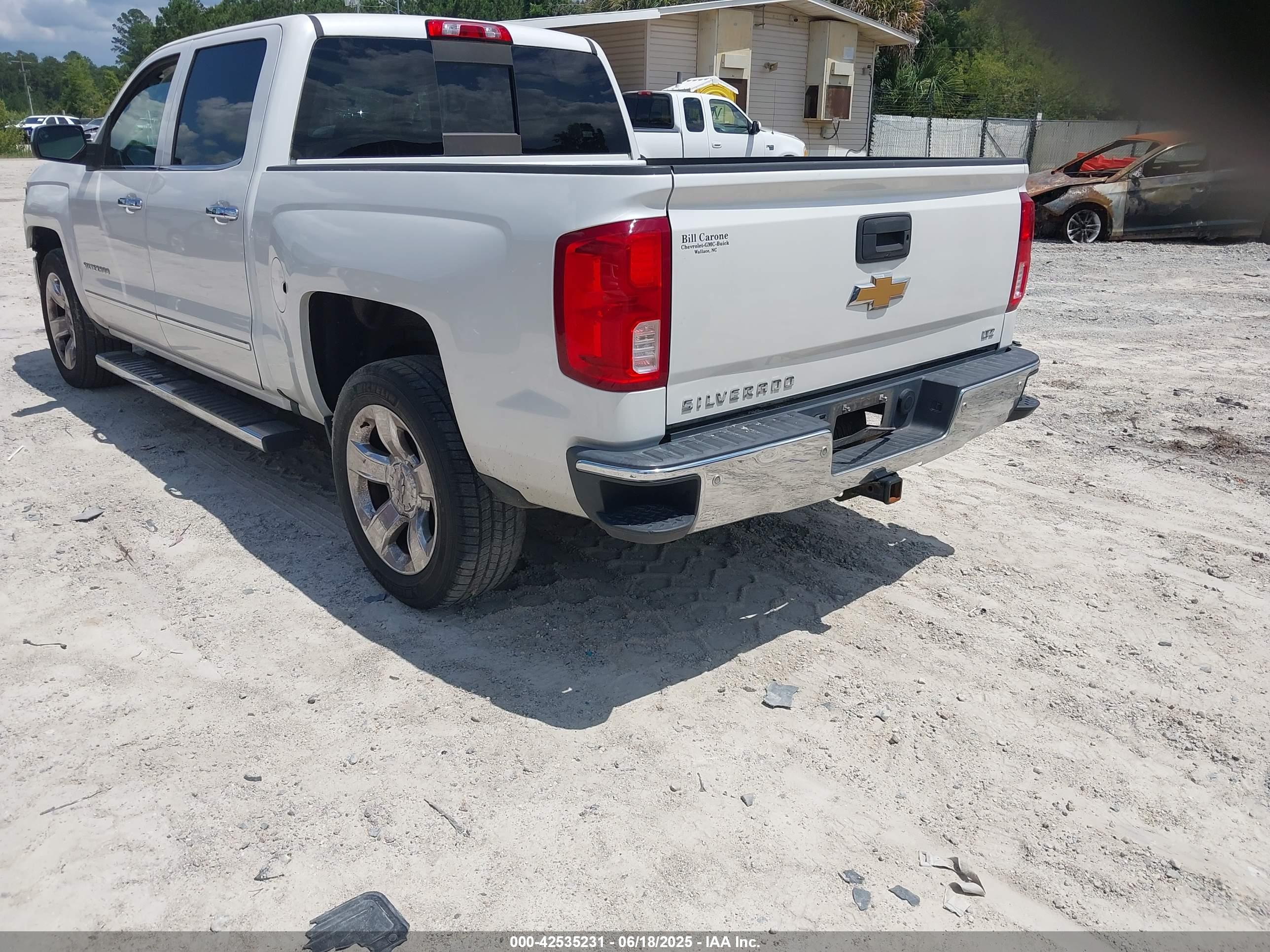 CHEVROLET SILVERADO image 3