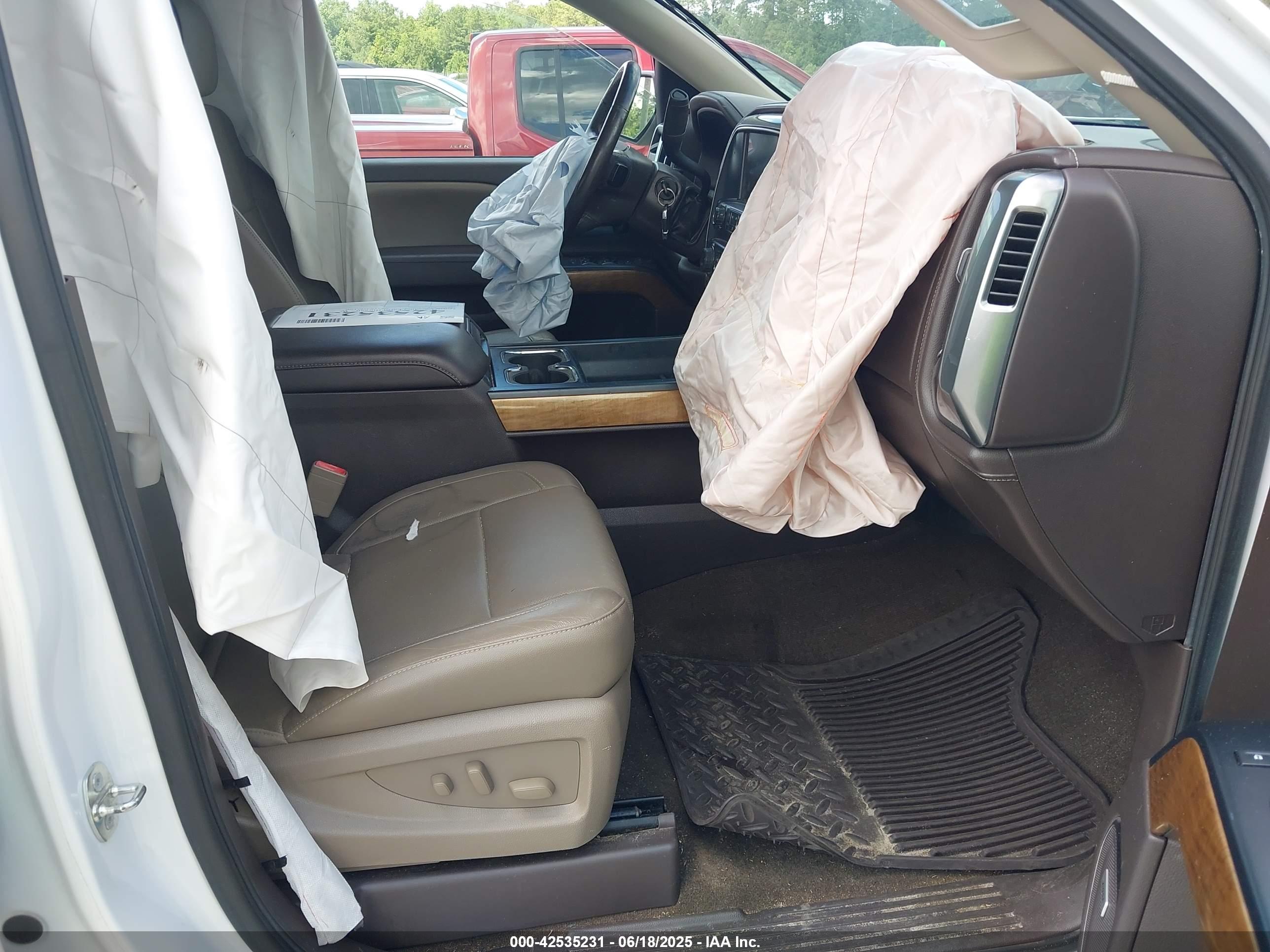 CHEVROLET SILVERADO image 5