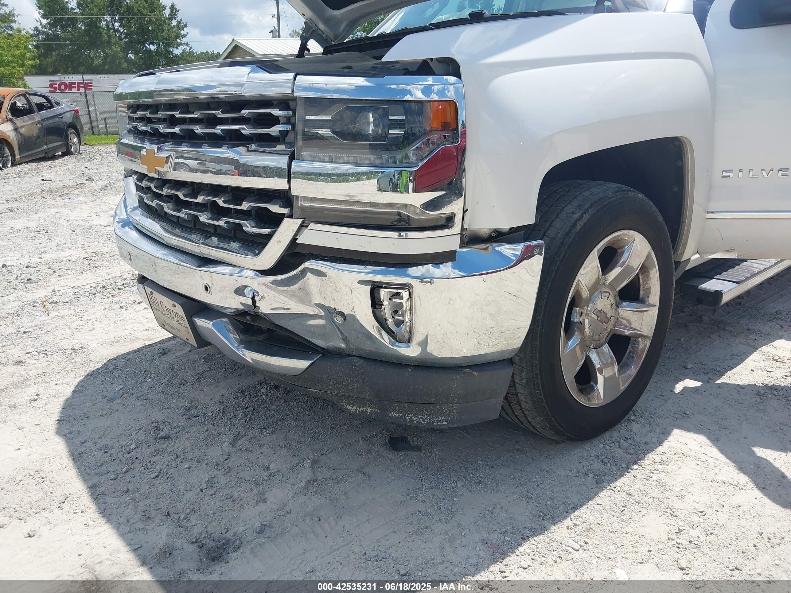 CHEVROLET SILVERADO image 6