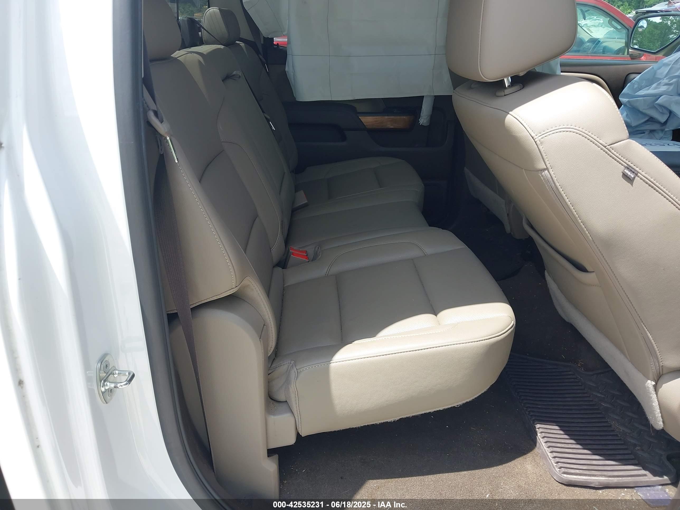 CHEVROLET SILVERADO image 8