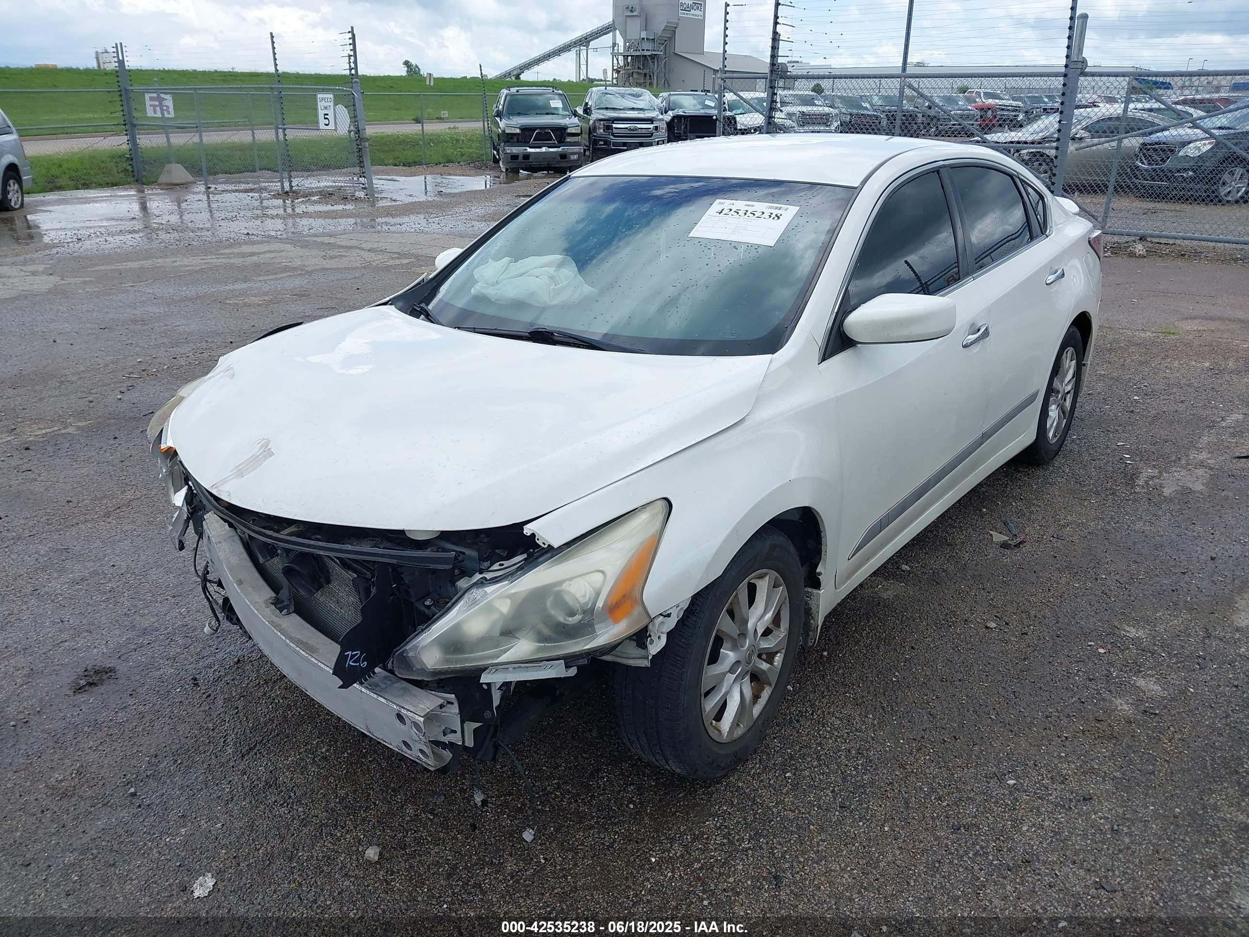 NISSAN ALTIMA image 2