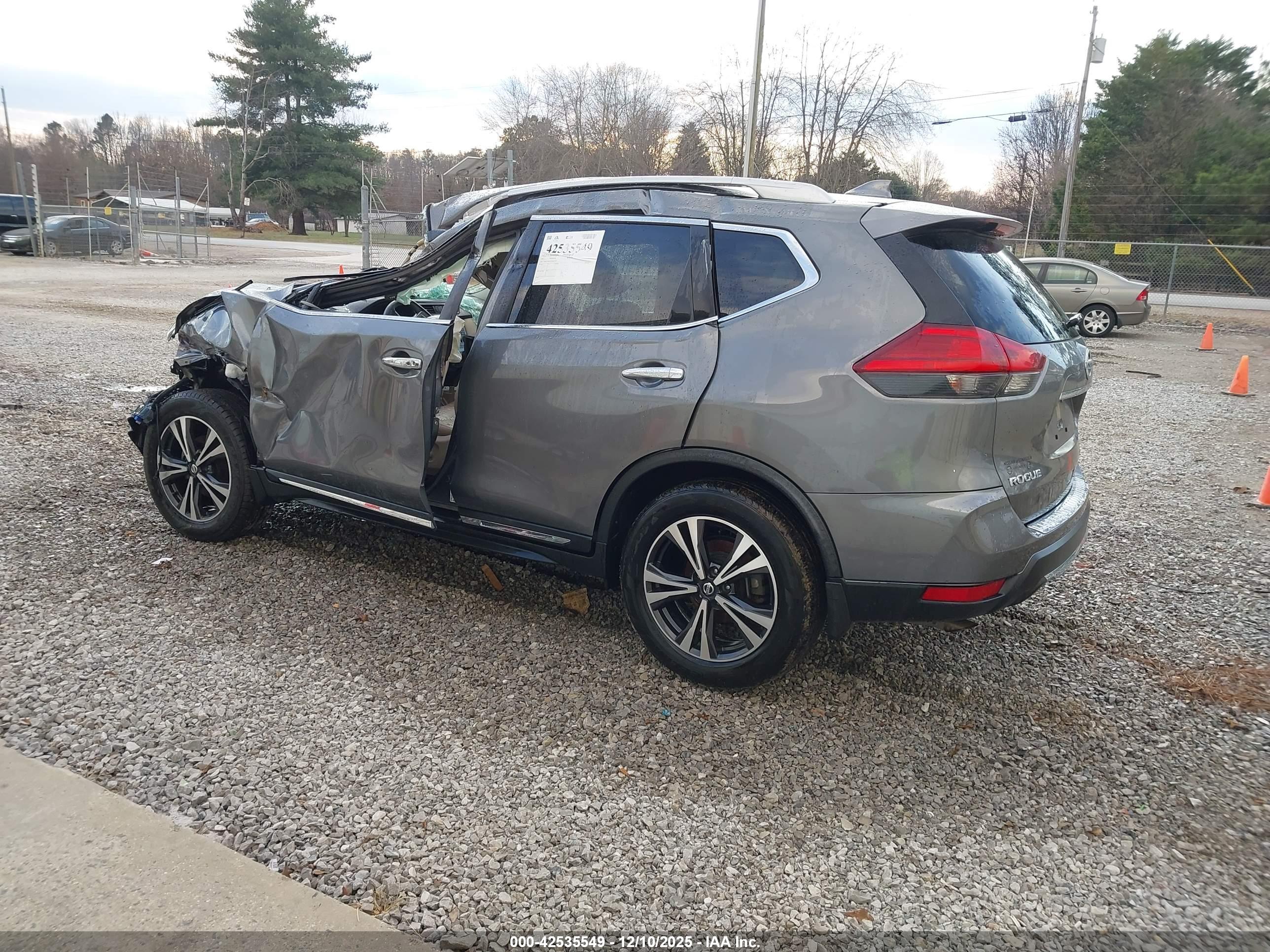 NISSAN ROGUE image 3