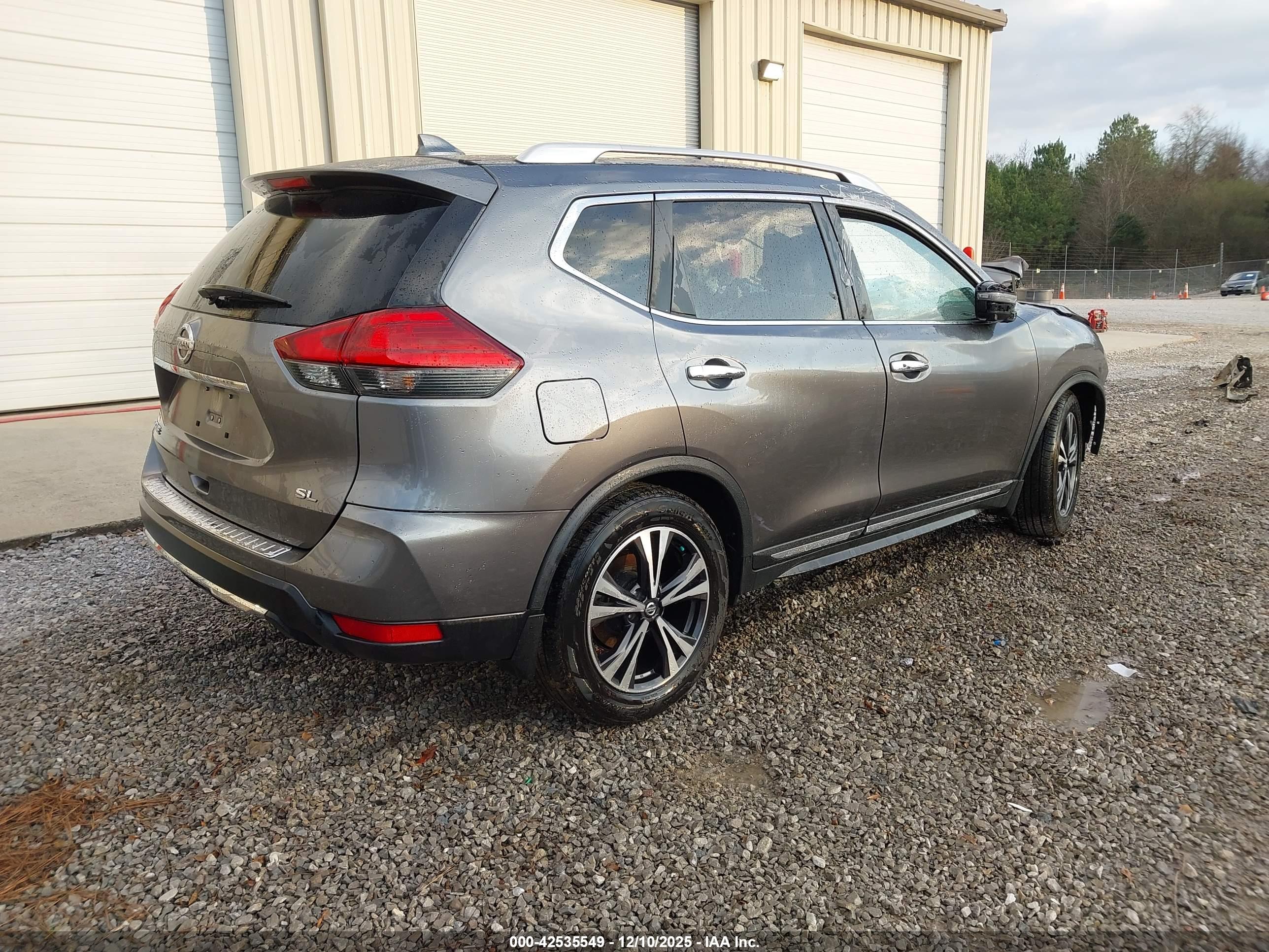 NISSAN ROGUE image 4