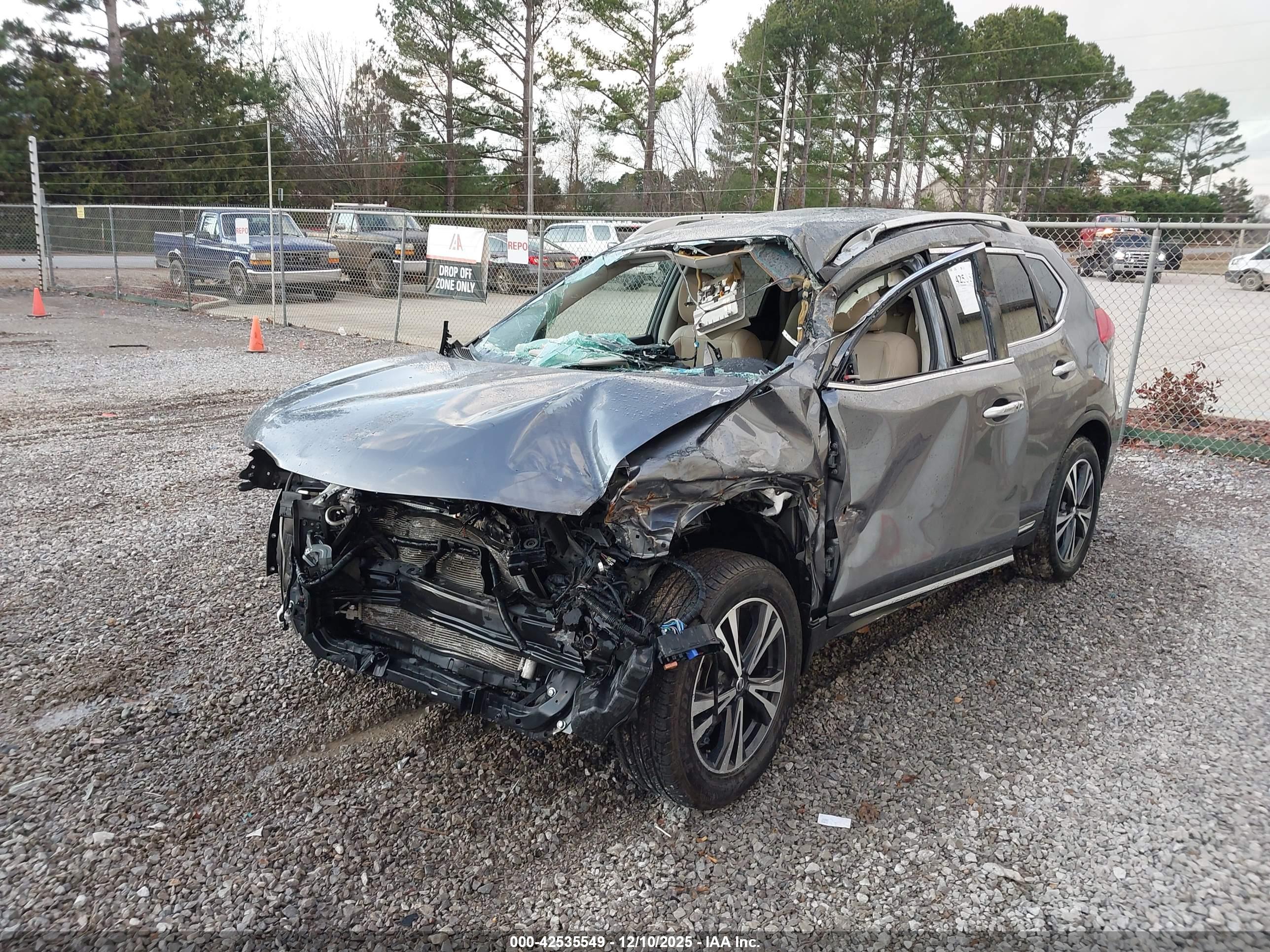 NISSAN ROGUE image 6