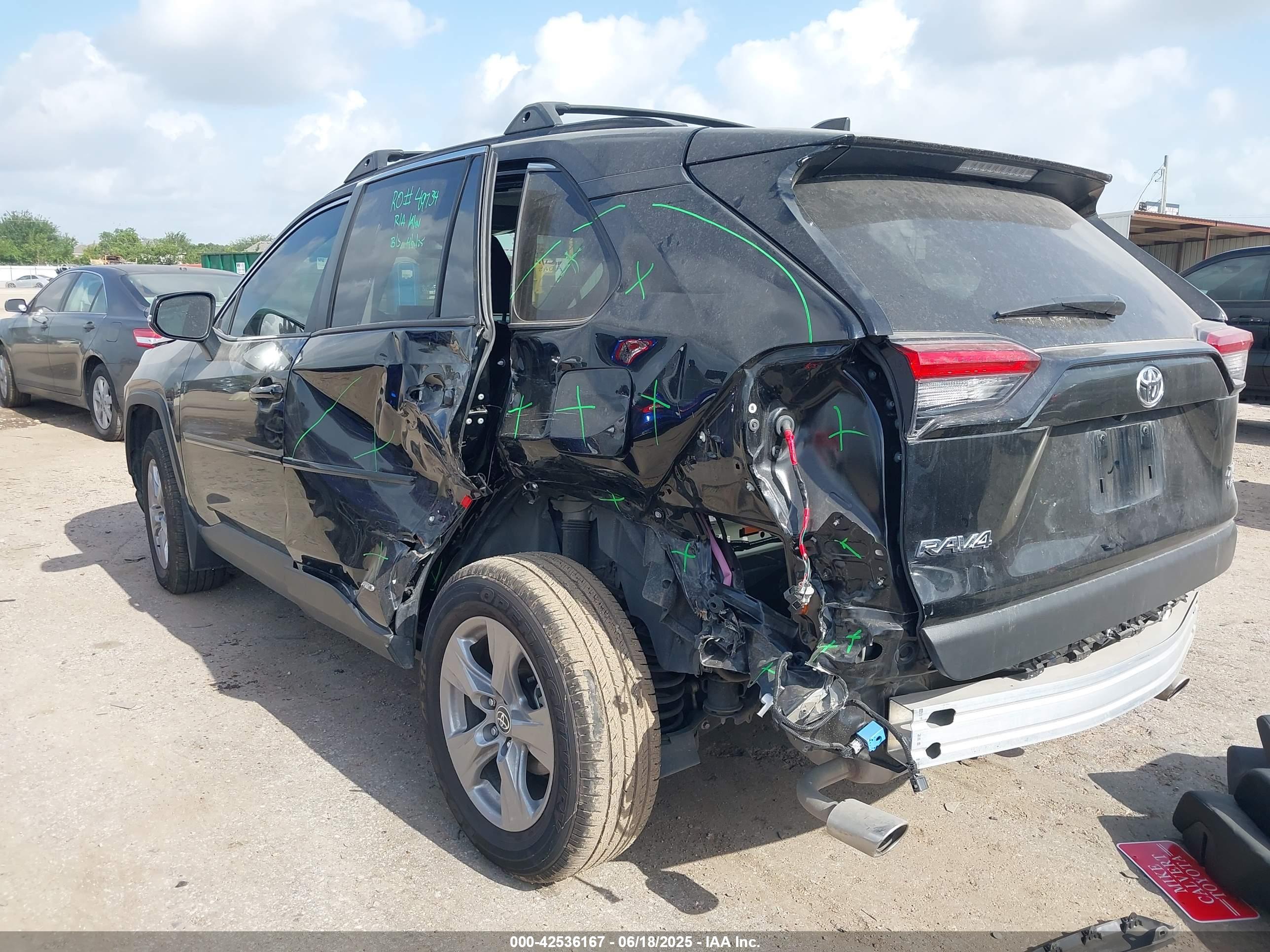 TOYOTA RAV4 image 3
