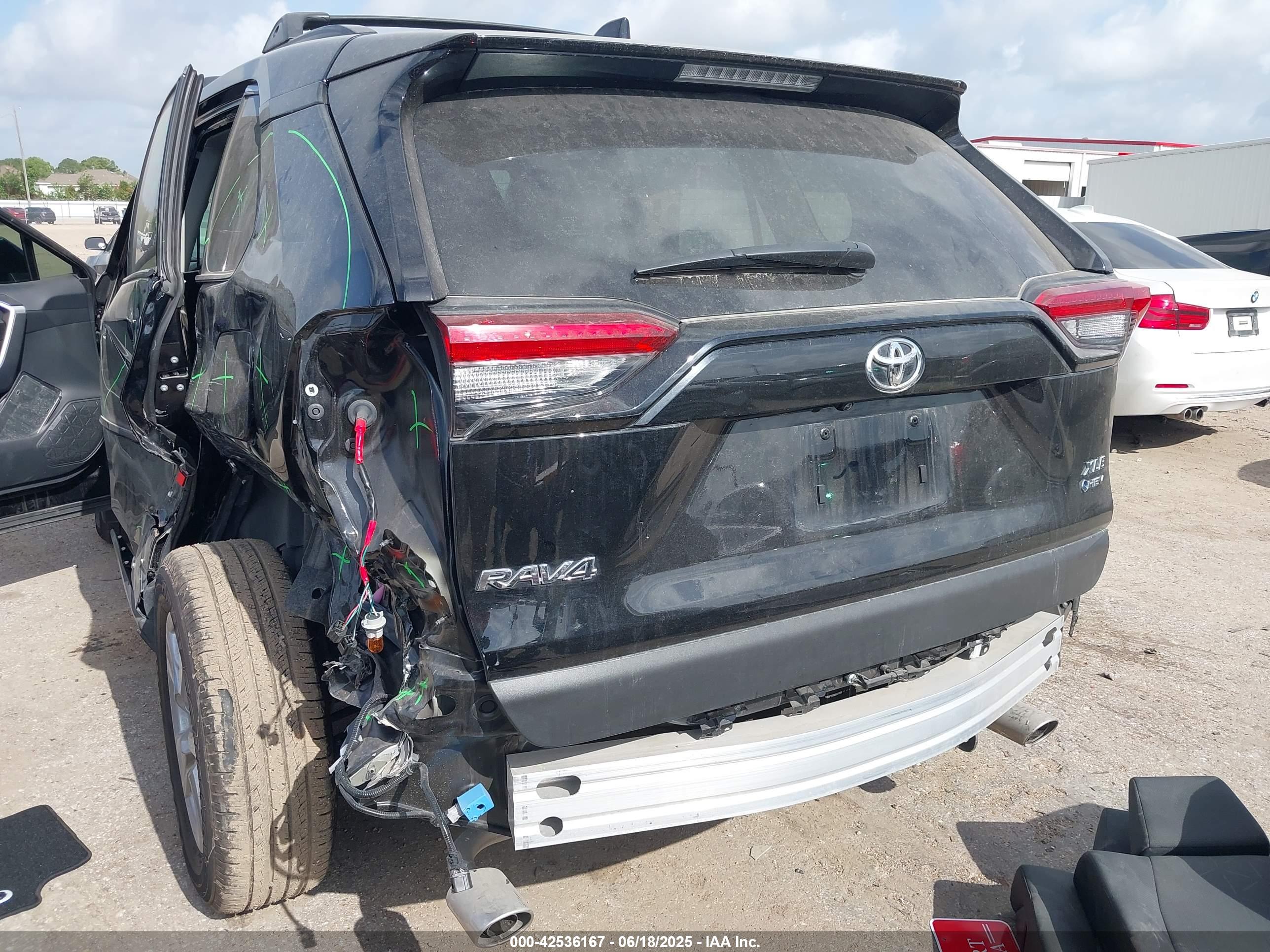 TOYOTA RAV4 image 6