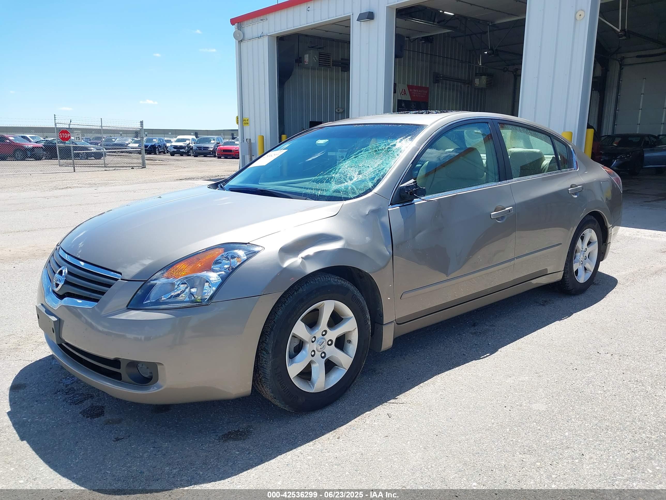 NISSAN ALTIMA image 2