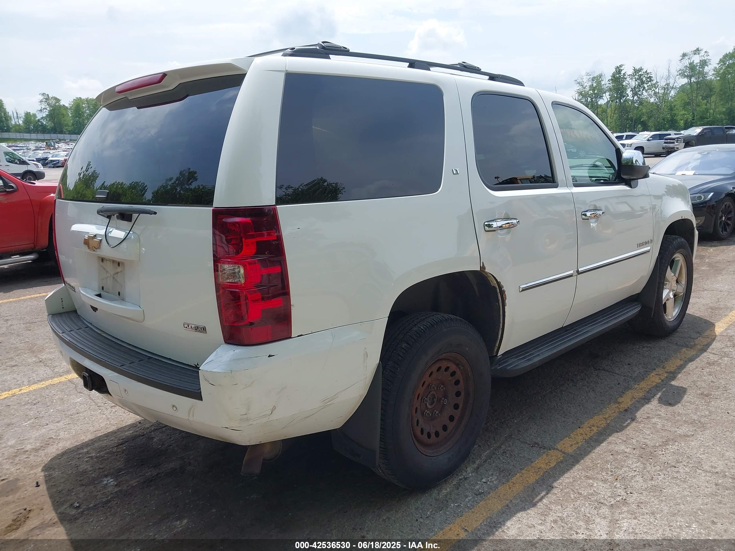 CHEVROLET TAHOE image 4