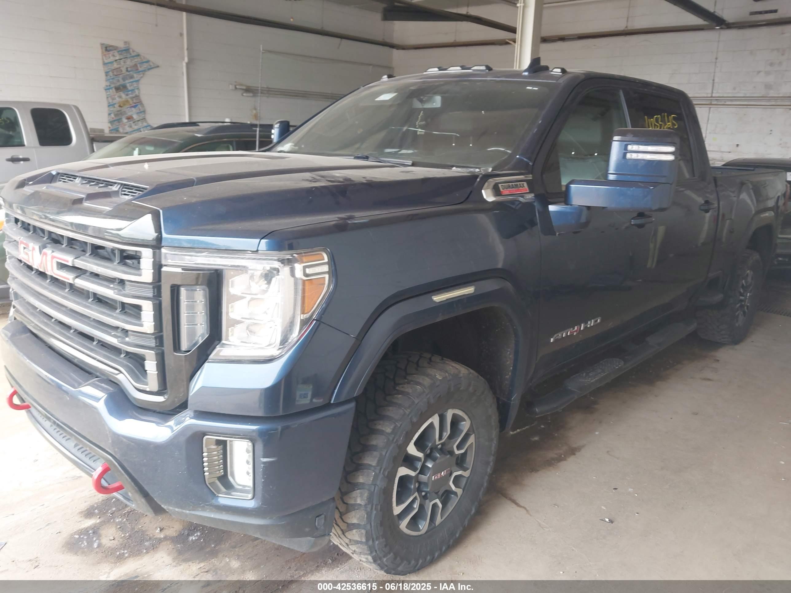 GMC SIERRA image 2