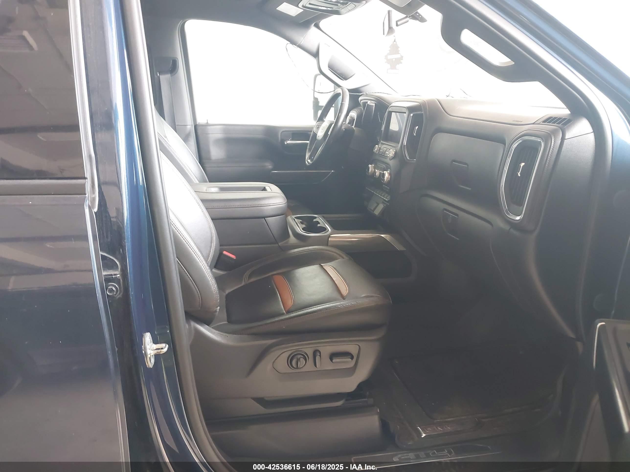 GMC SIERRA image 5