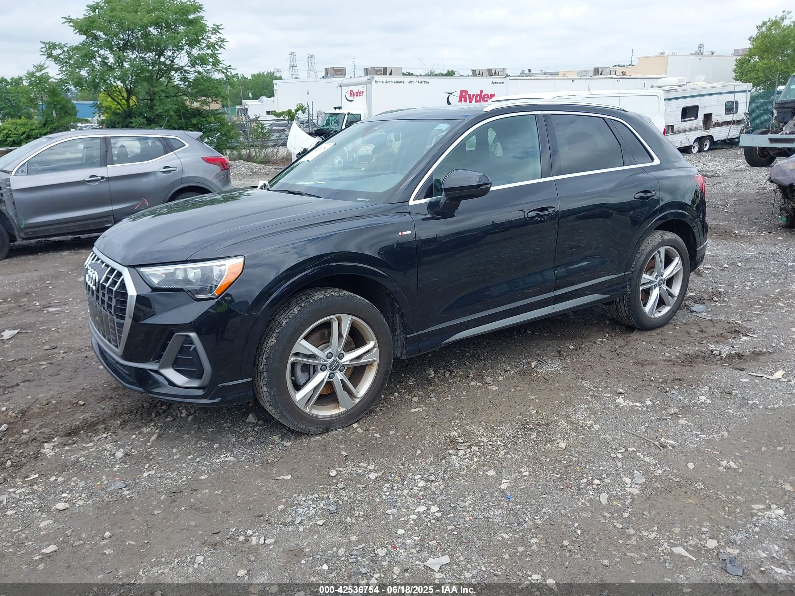 AUDI Q3 image 2
