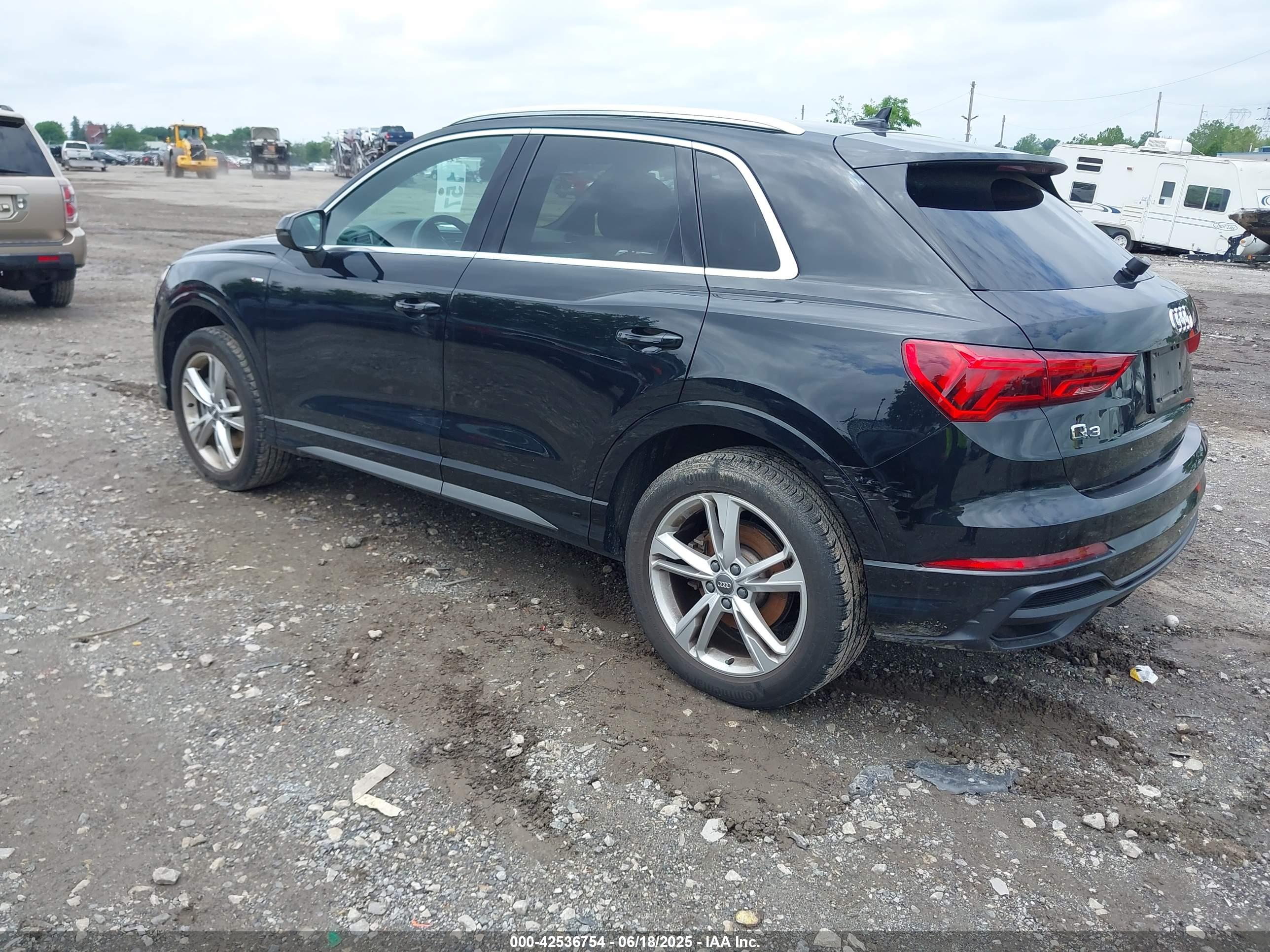 AUDI Q3 image 3