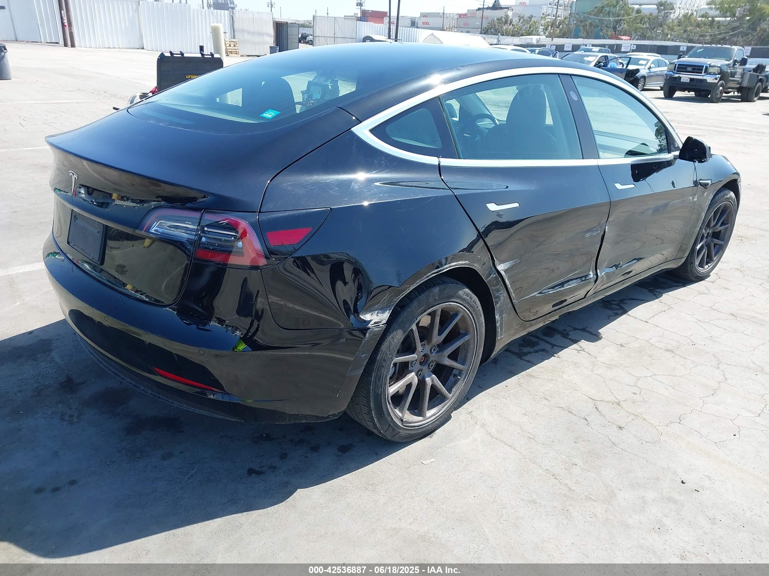 TESLA MODEL image 4