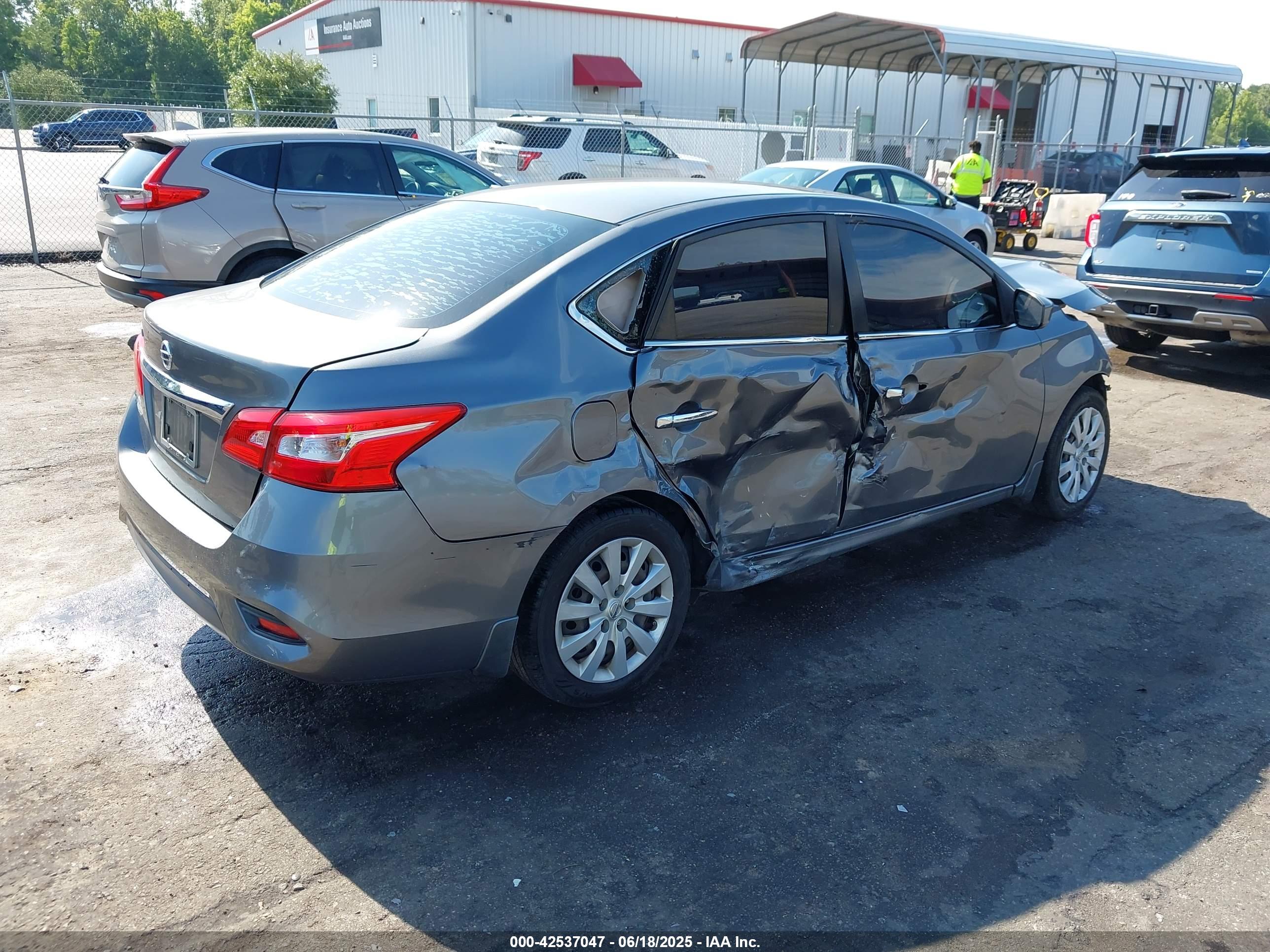 NISSAN SENTRA image 4