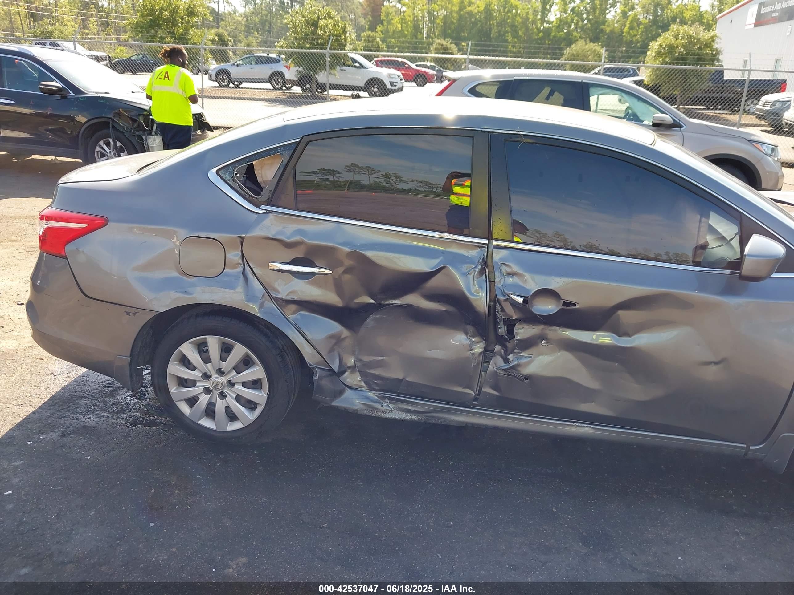 NISSAN SENTRA image 6