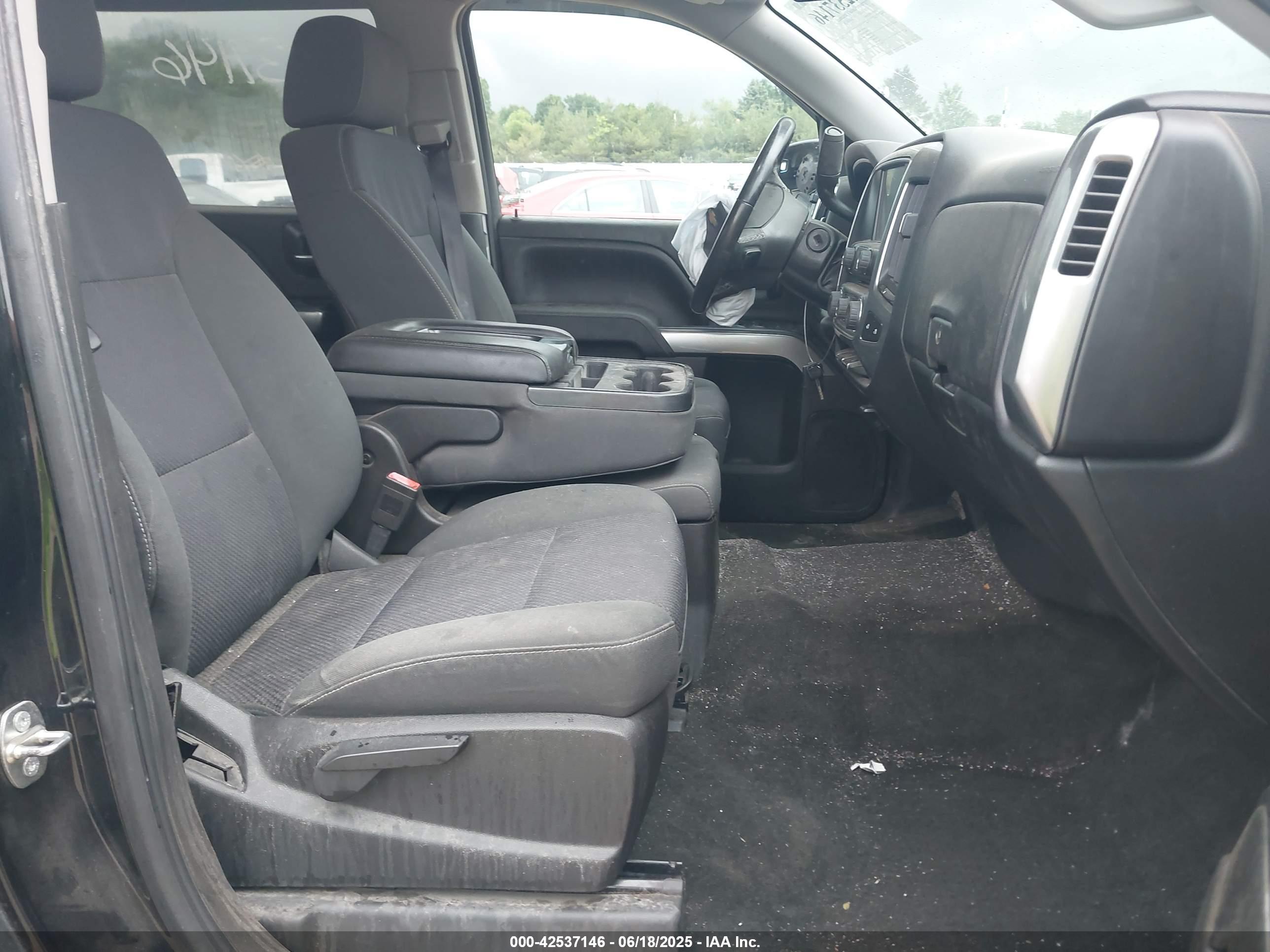 CHEVROLET SILVERADO image 5