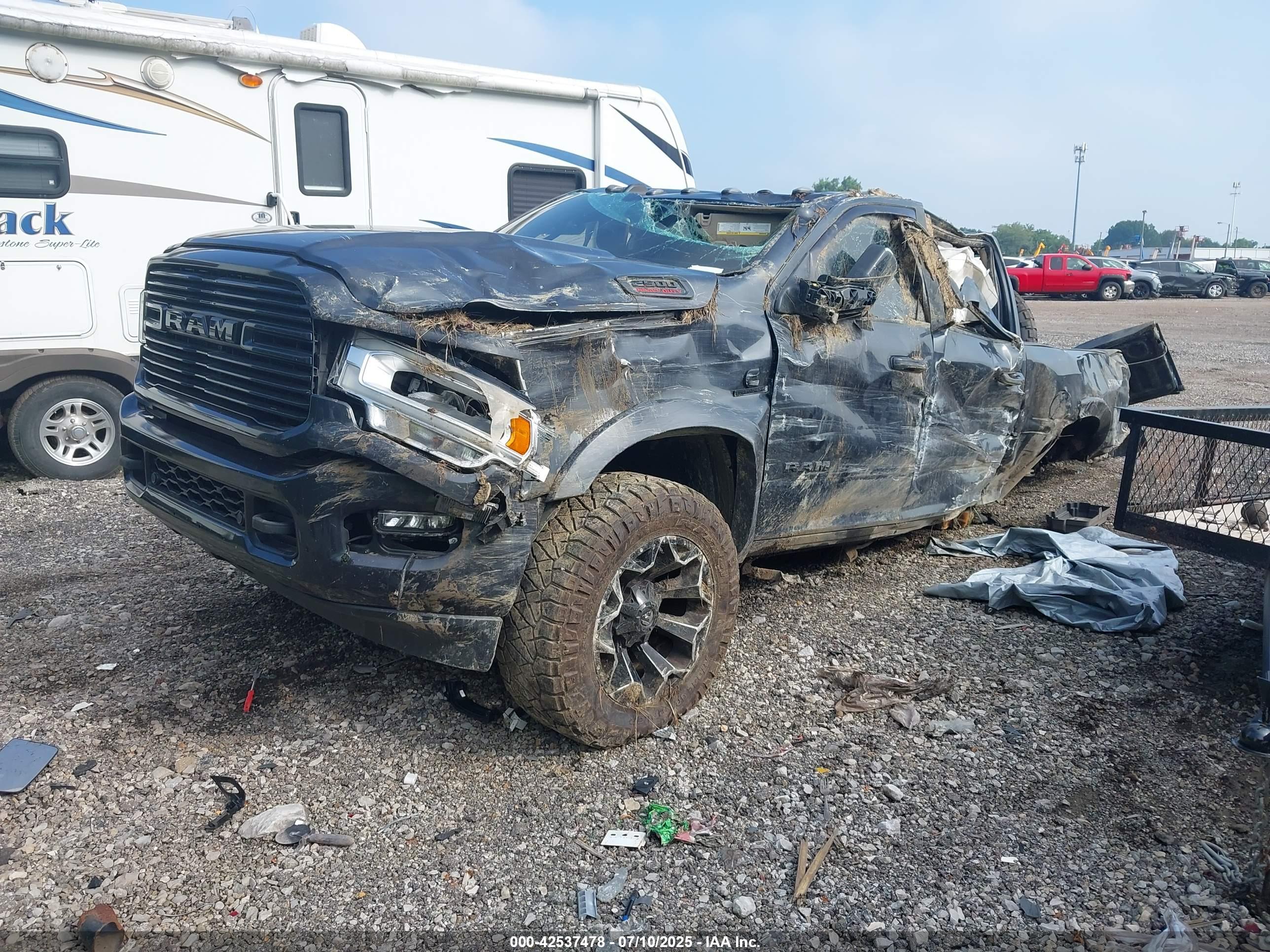RAM 2500 image 2