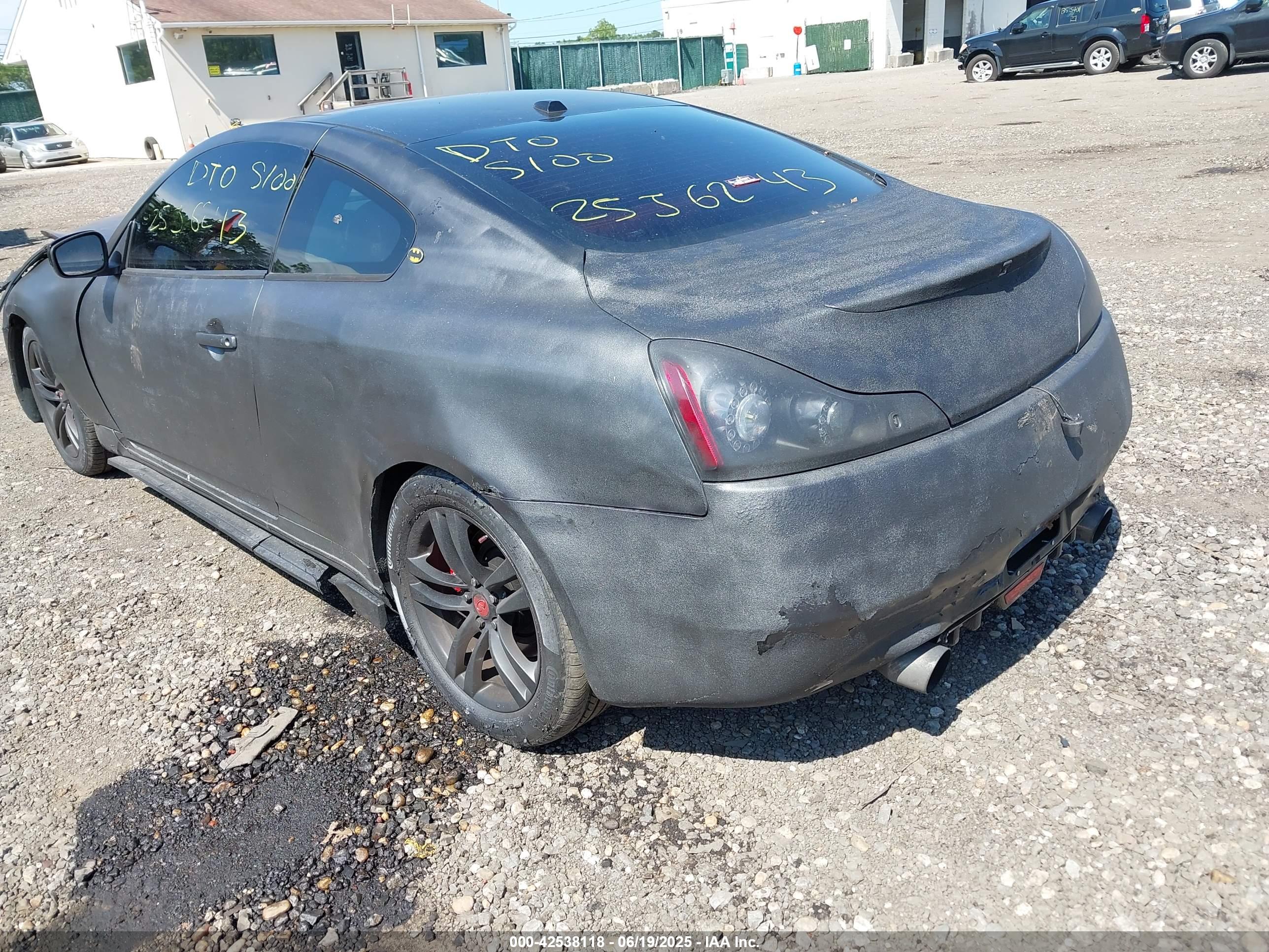 INFINITI G37 image 3