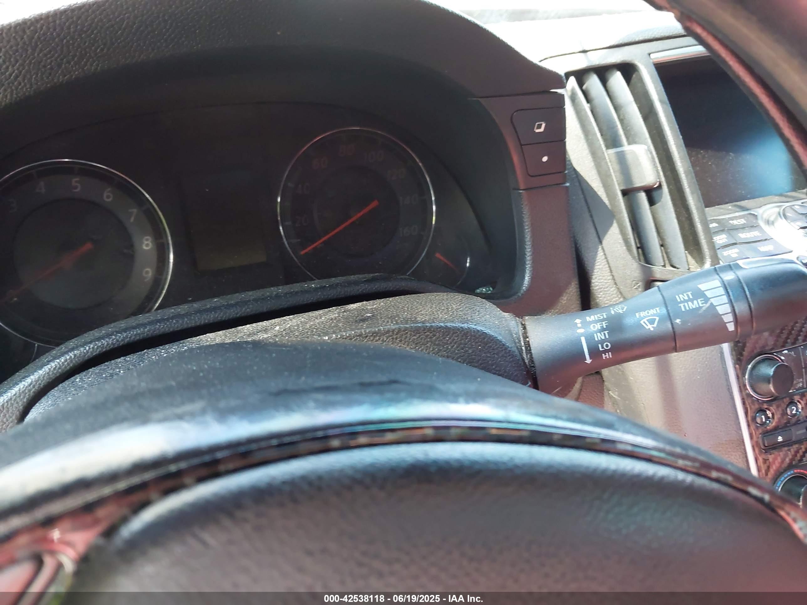 INFINITI G37 image 7
