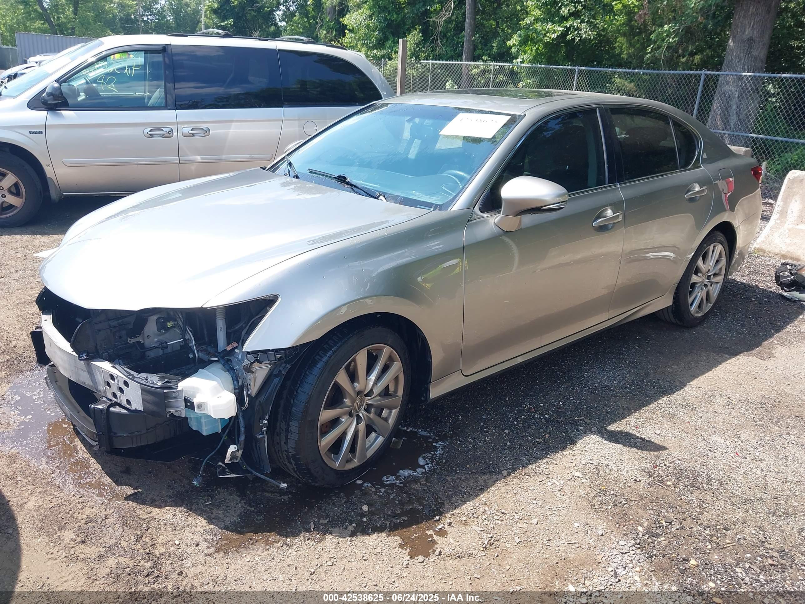 LEXUS GS image 2