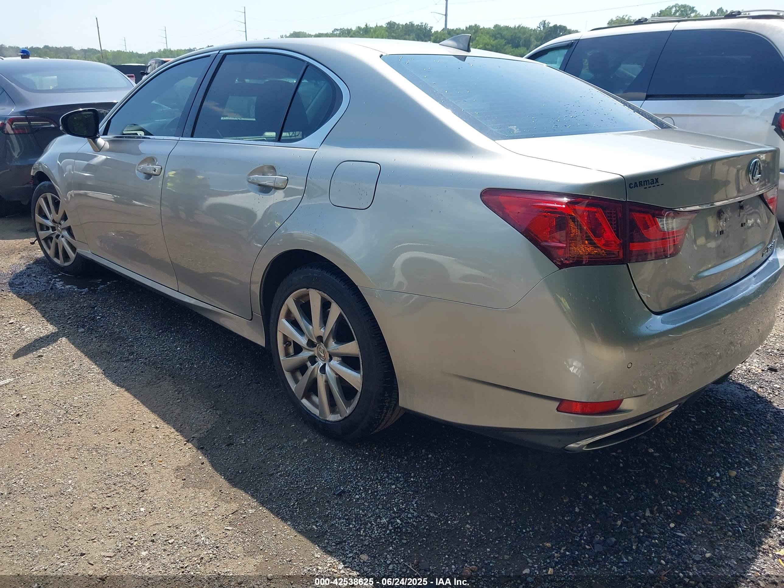LEXUS GS image 3