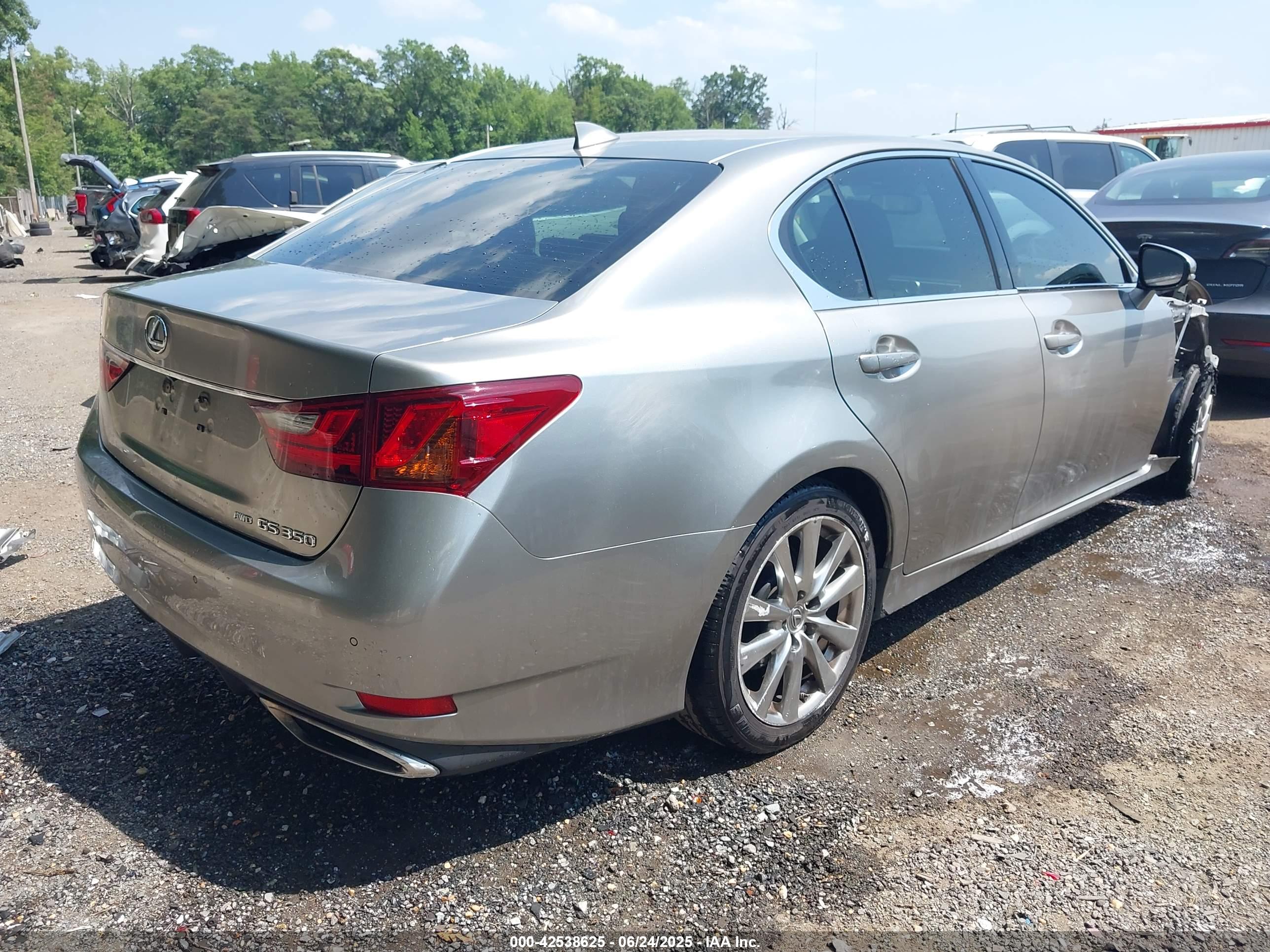 LEXUS GS image 4