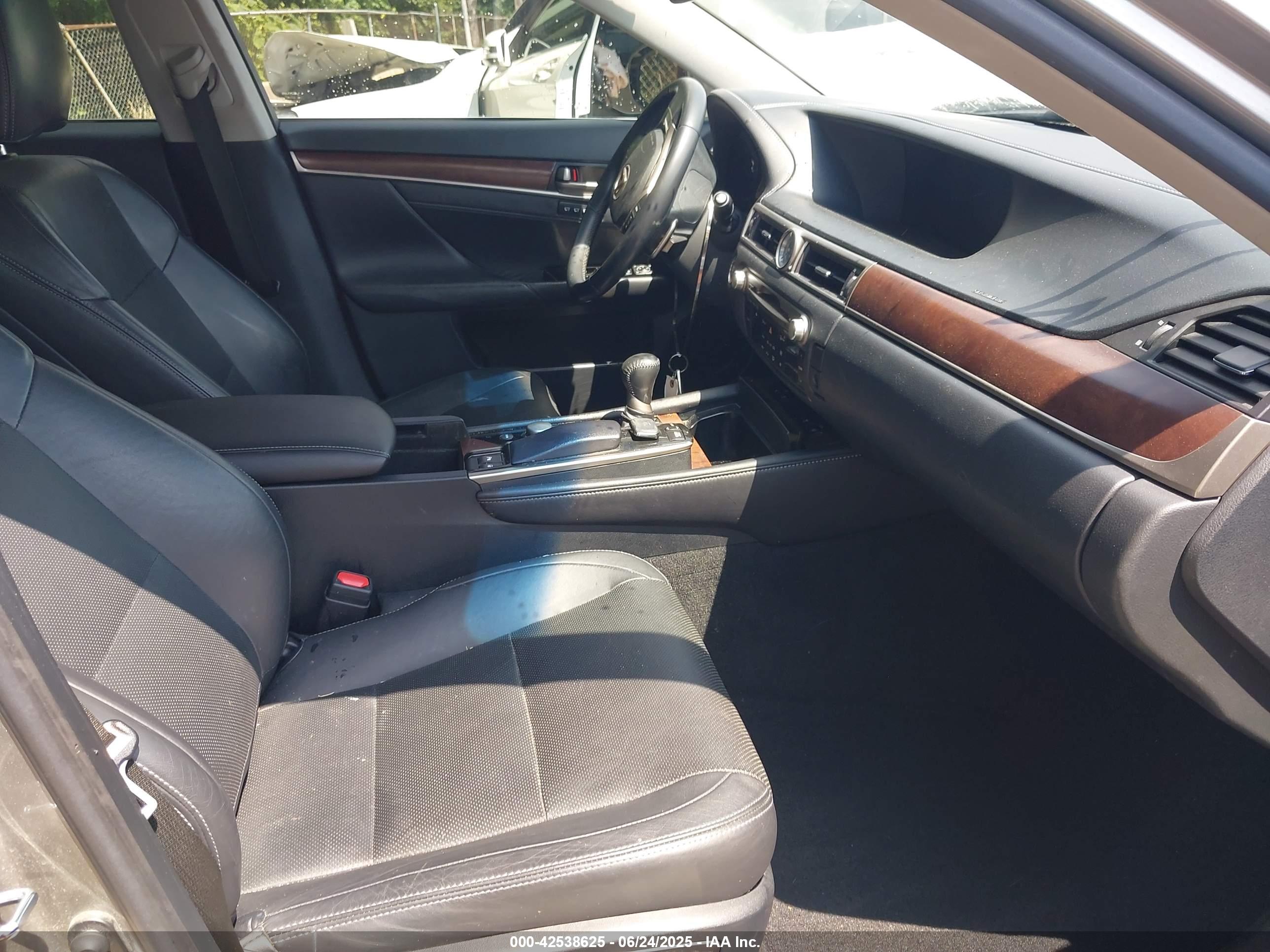 LEXUS GS image 5