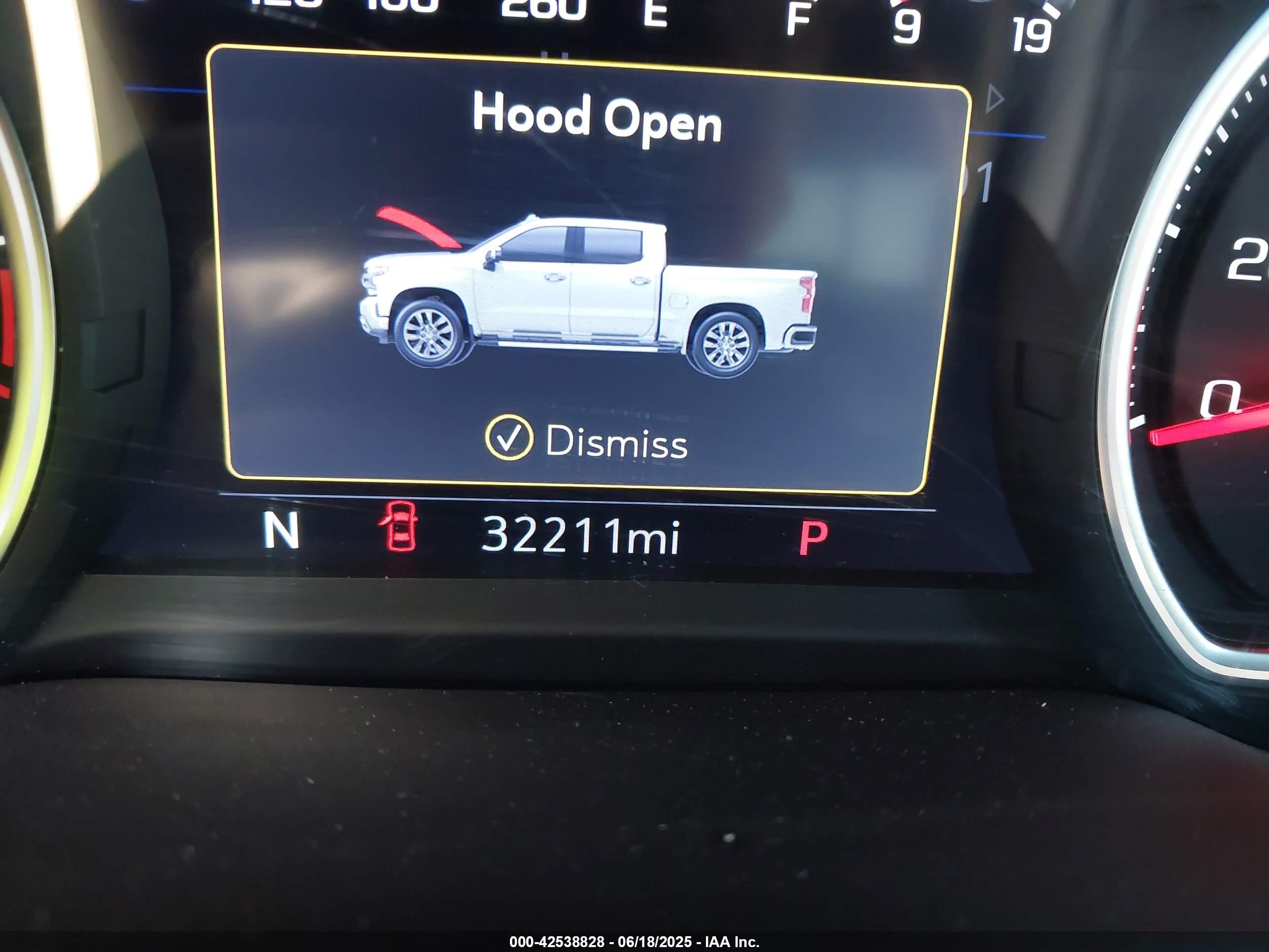 CHEVROLET SILVERADO image 6