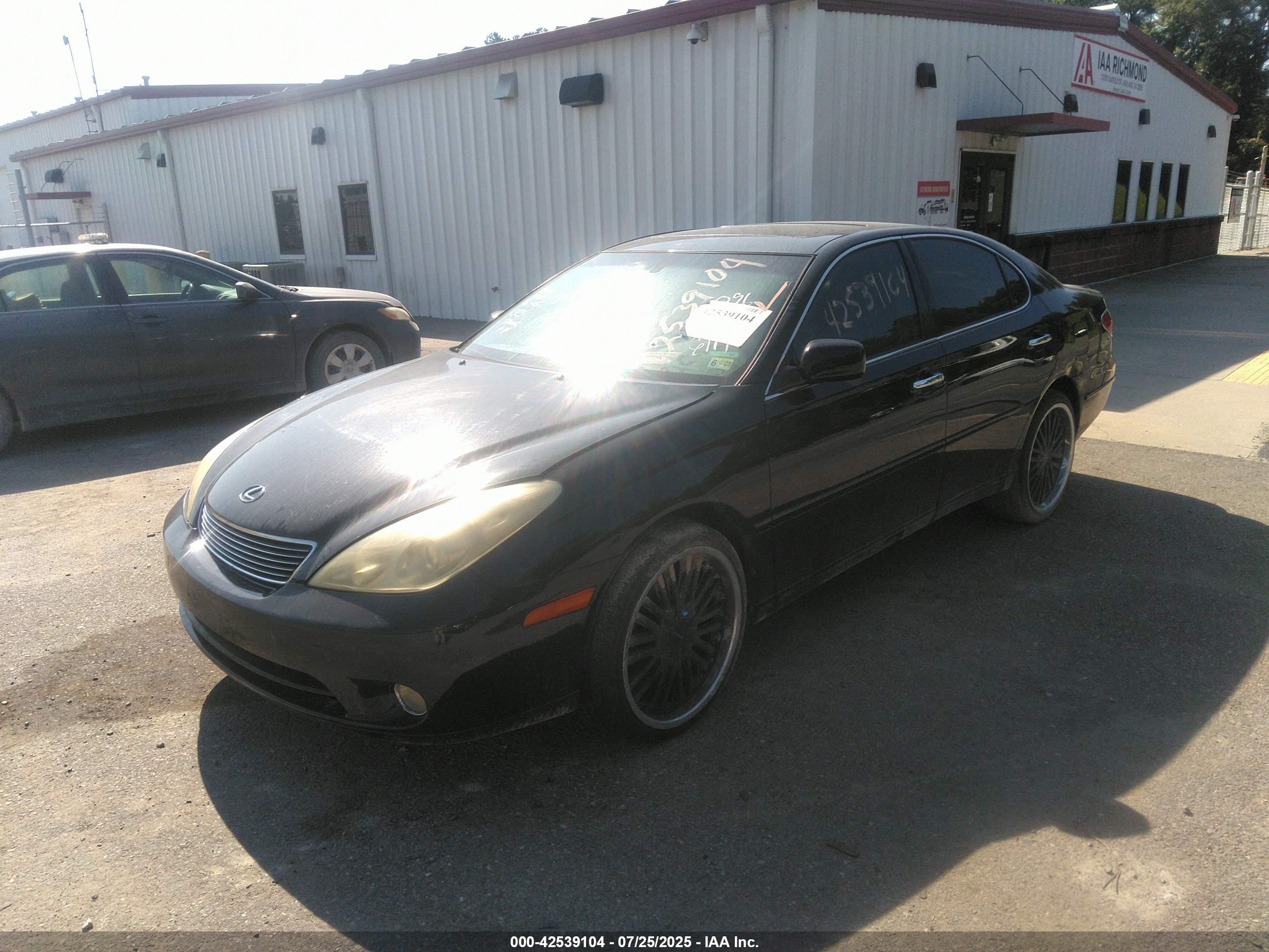 LEXUS ES image 2