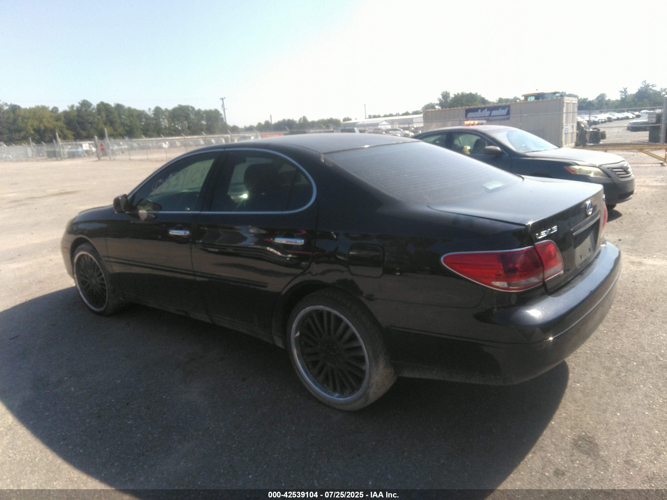 LEXUS ES image 3