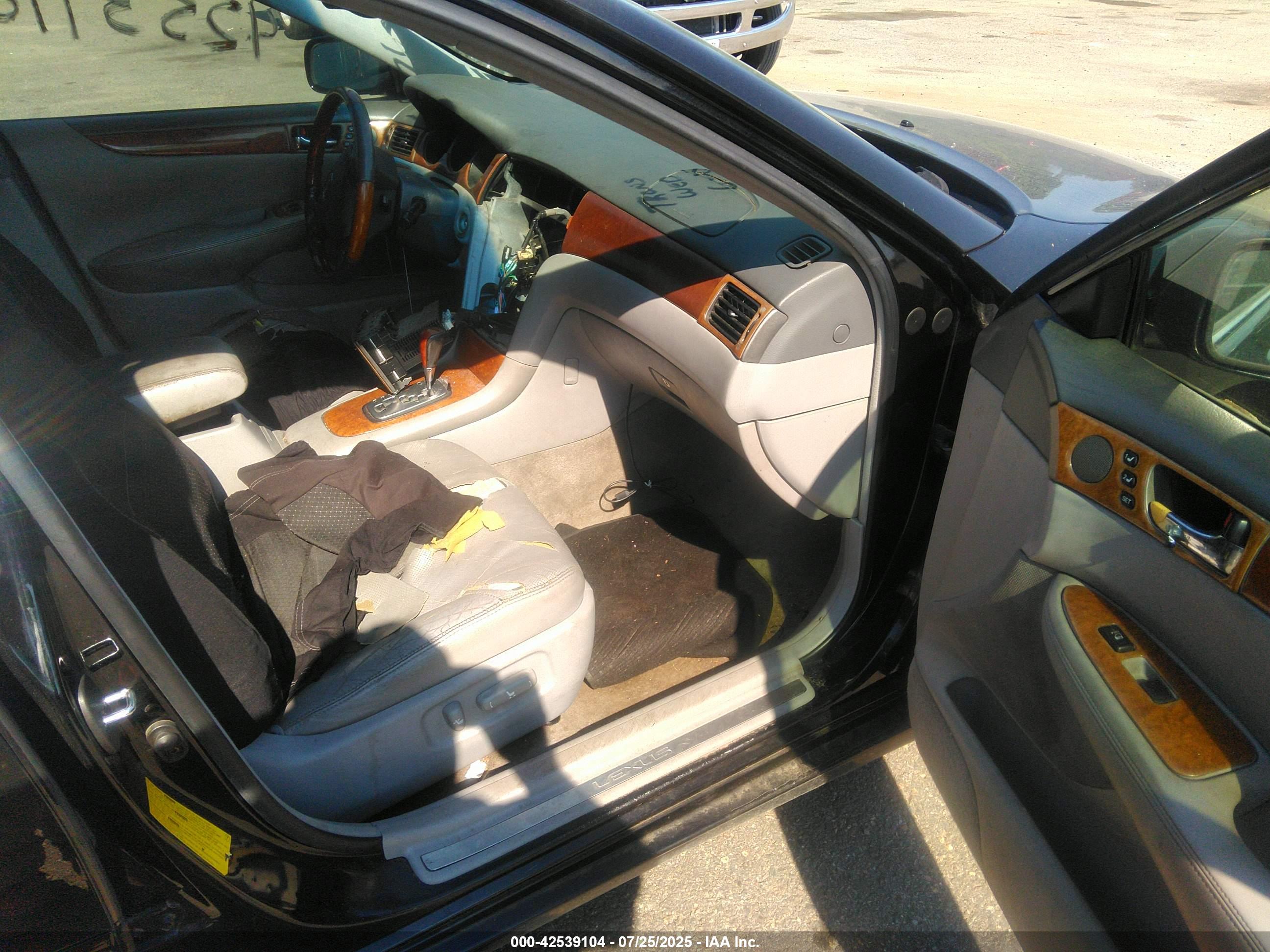 LEXUS ES image 5