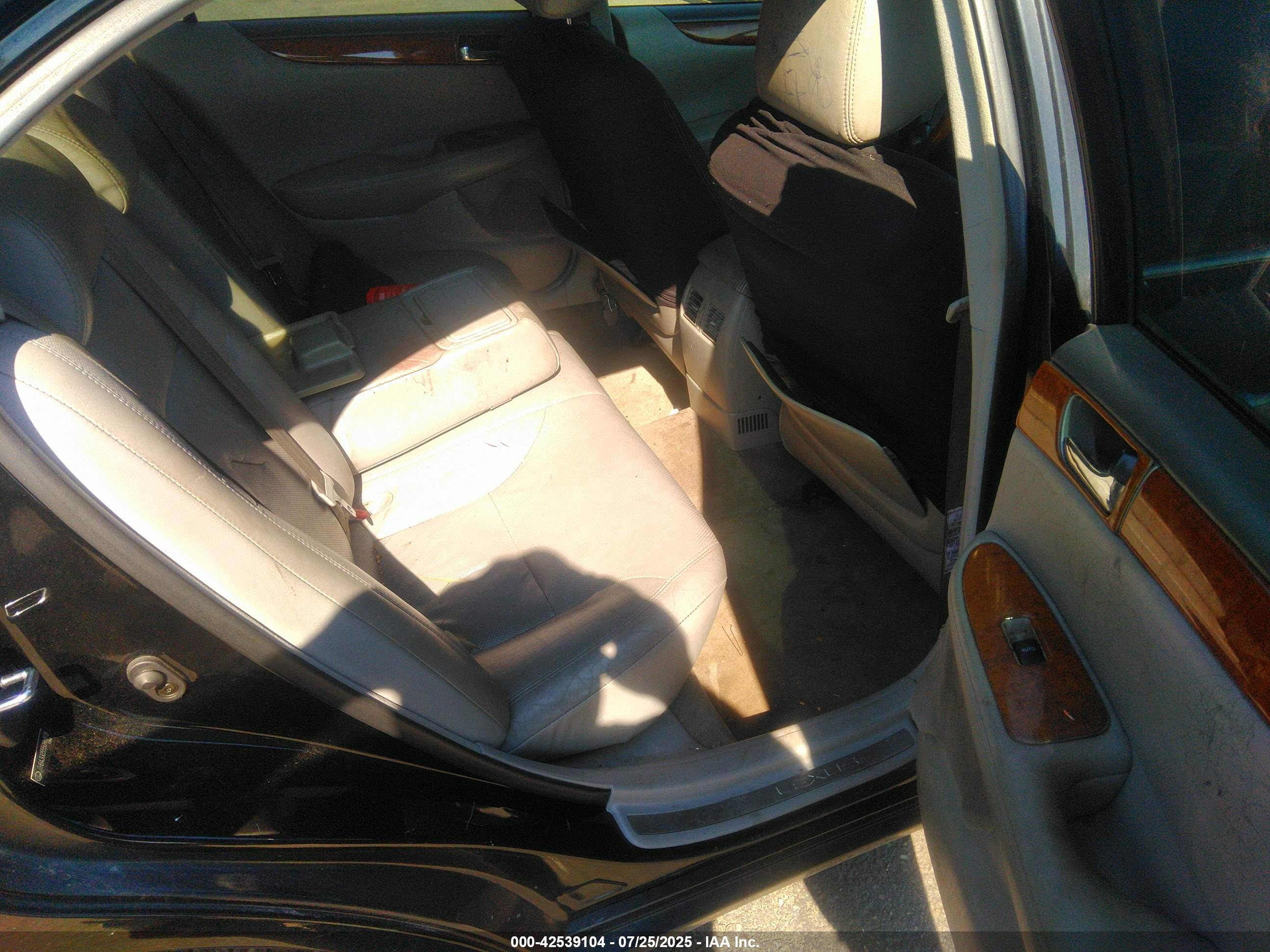 LEXUS ES image 8