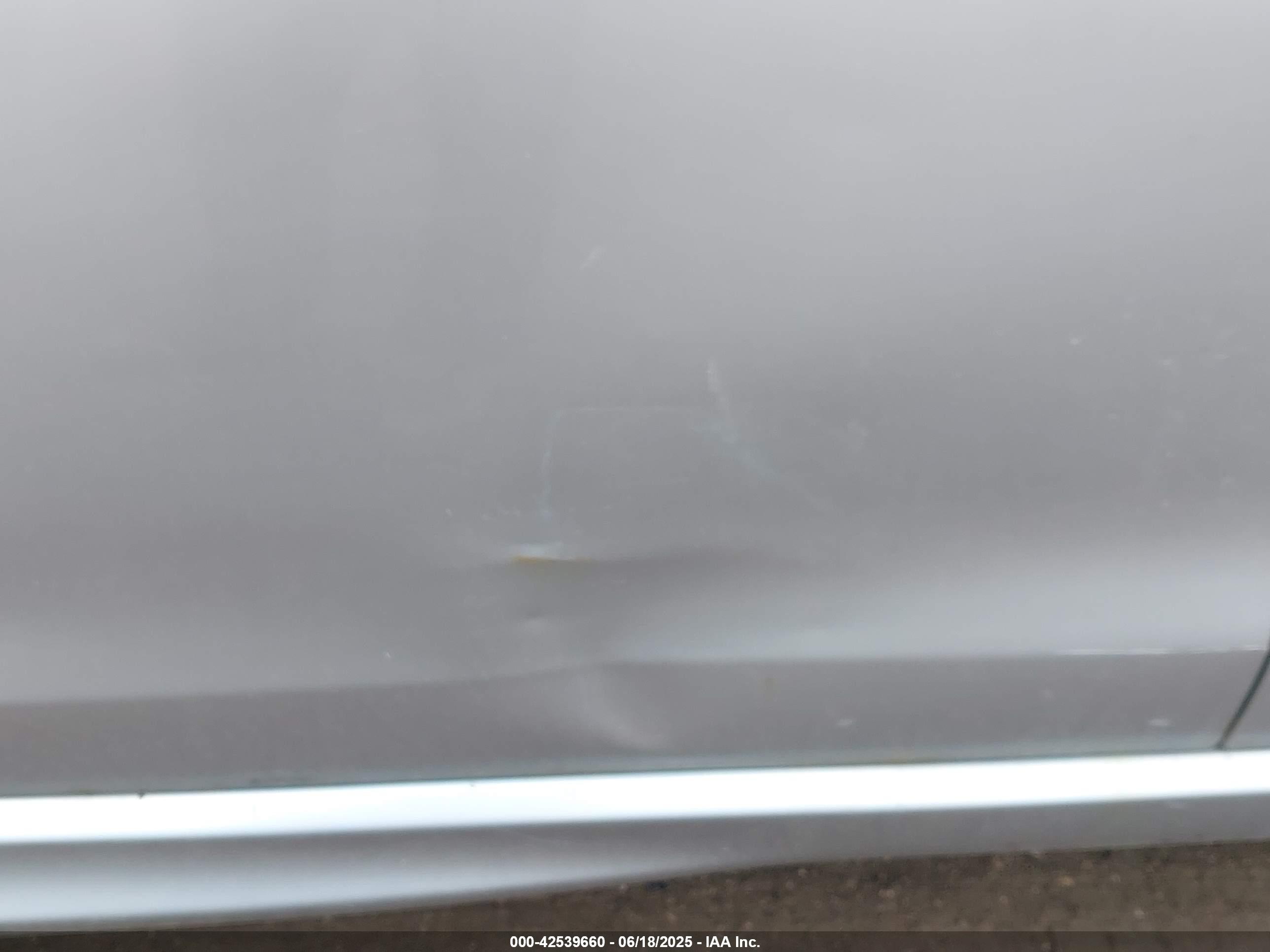 MITSUBISHI OUTLANDER image 6