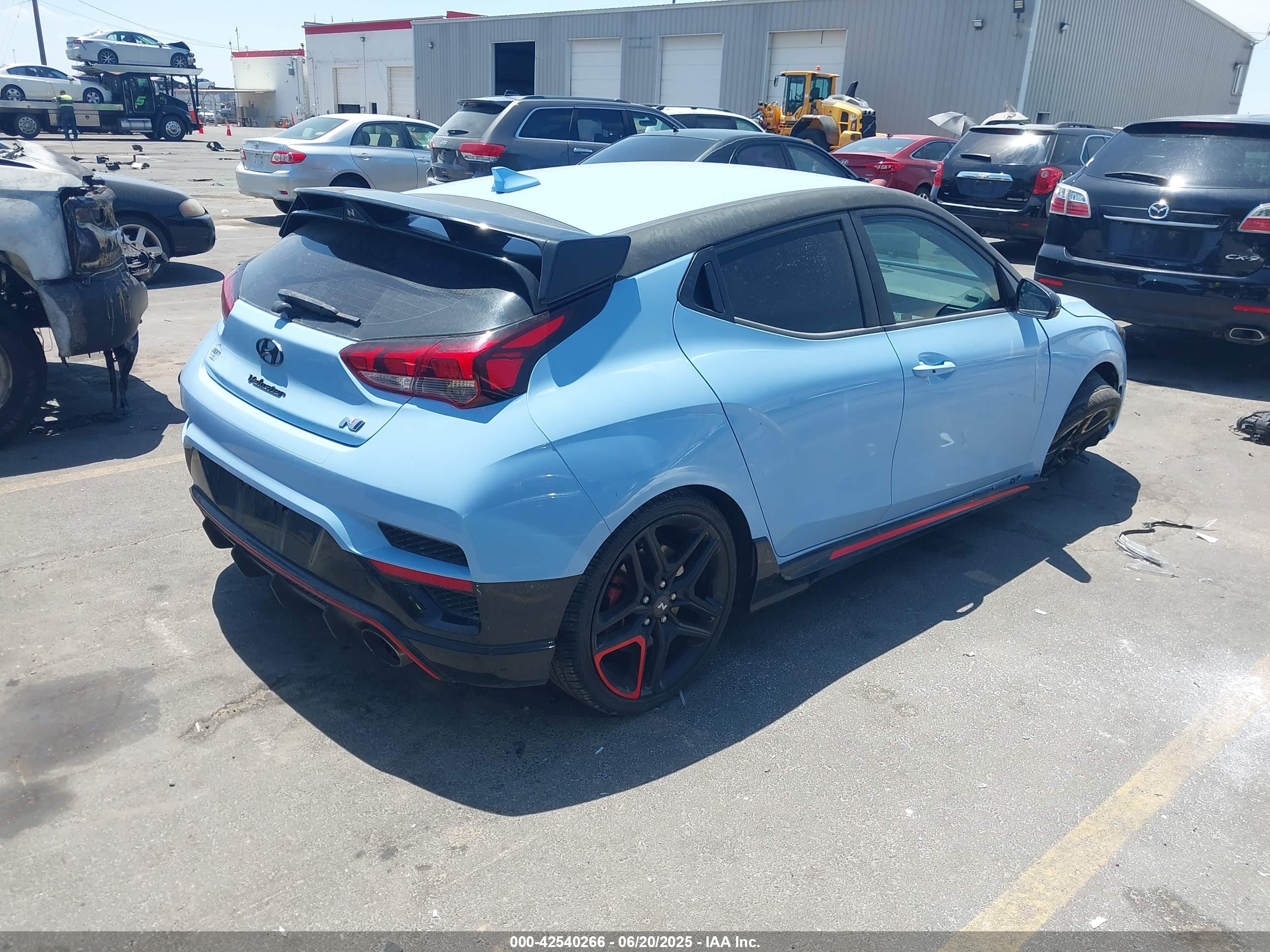 HYUNDAI VELOSTER image 4