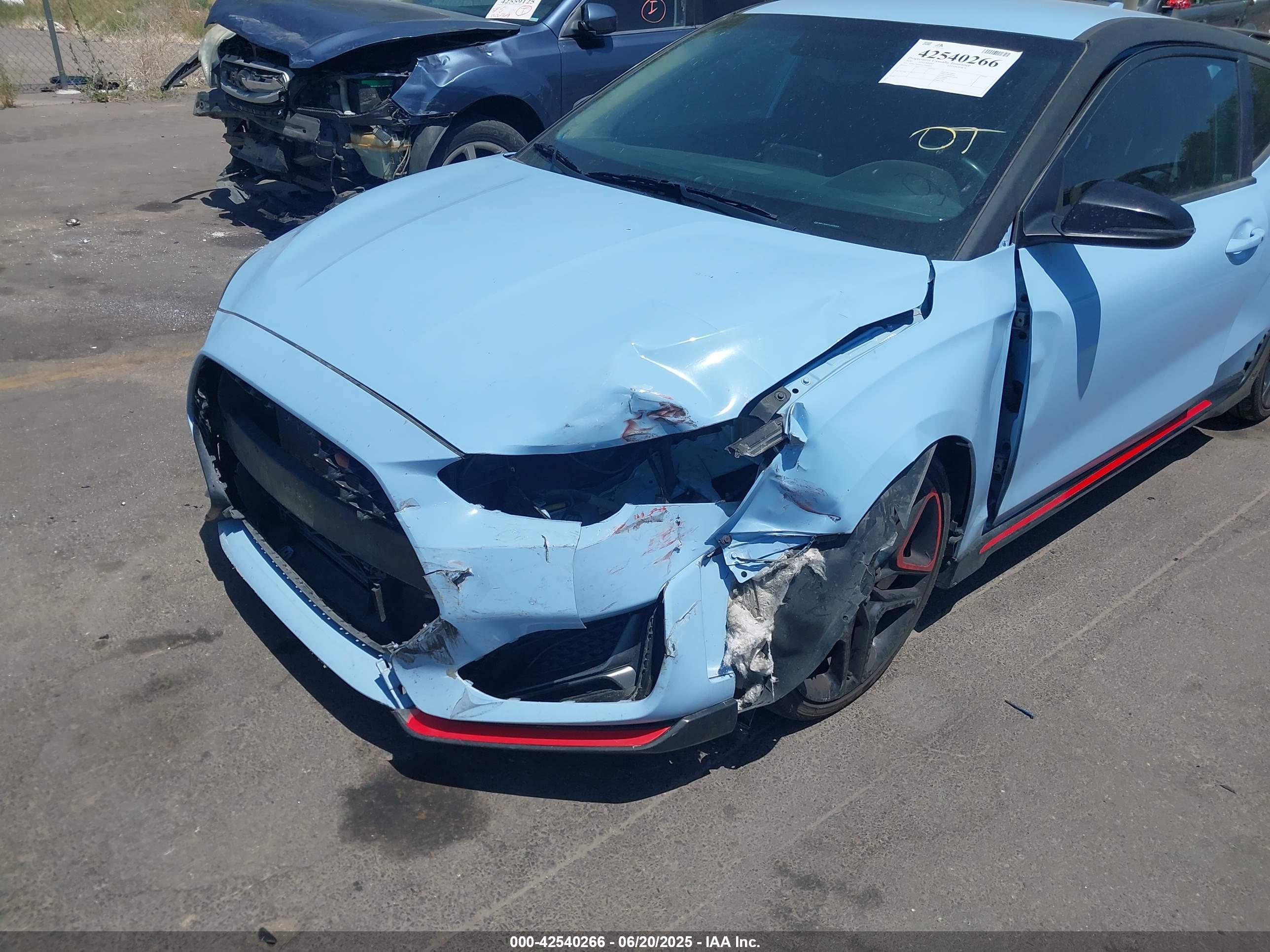HYUNDAI VELOSTER image 6