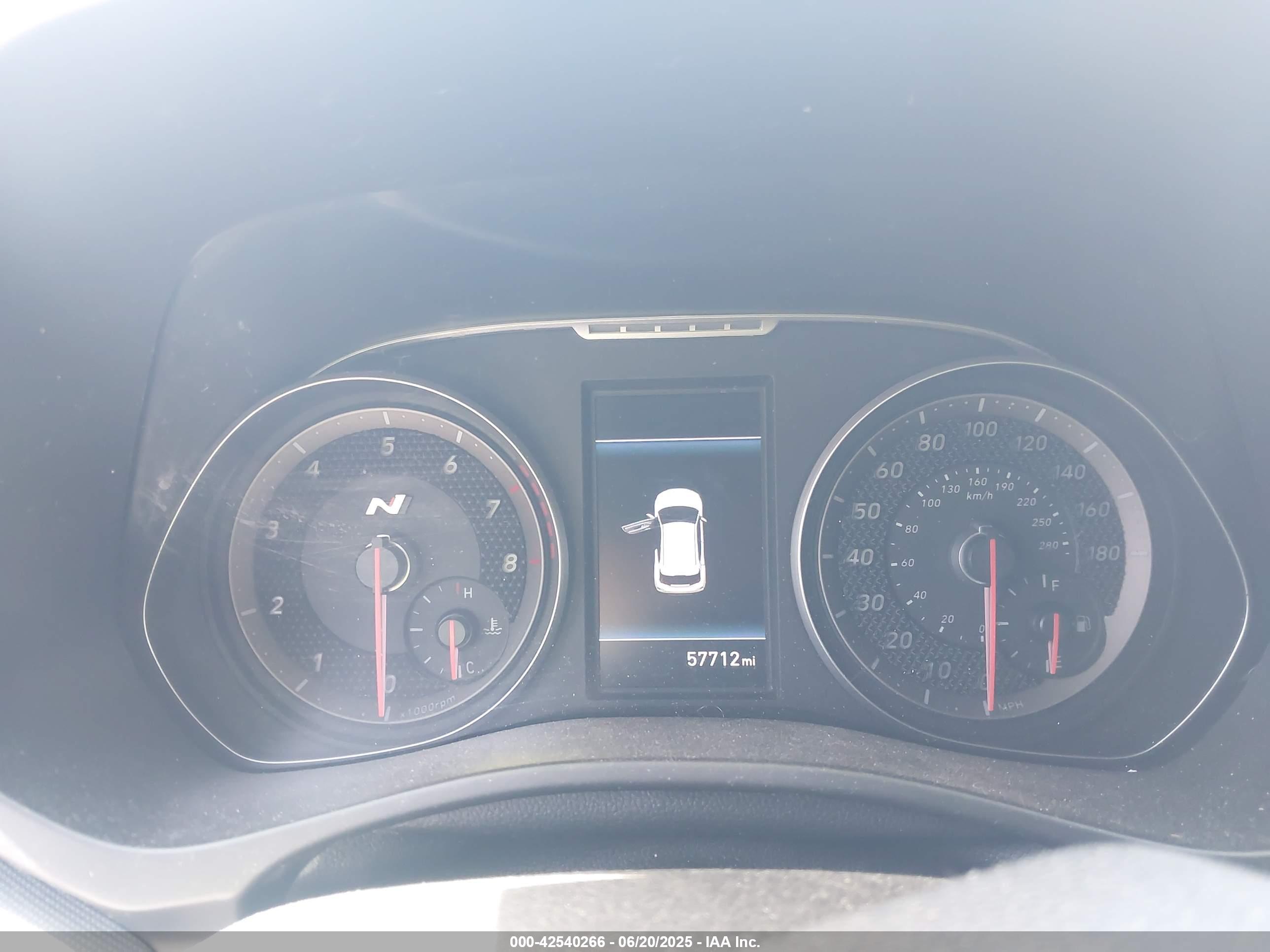 HYUNDAI VELOSTER image 7