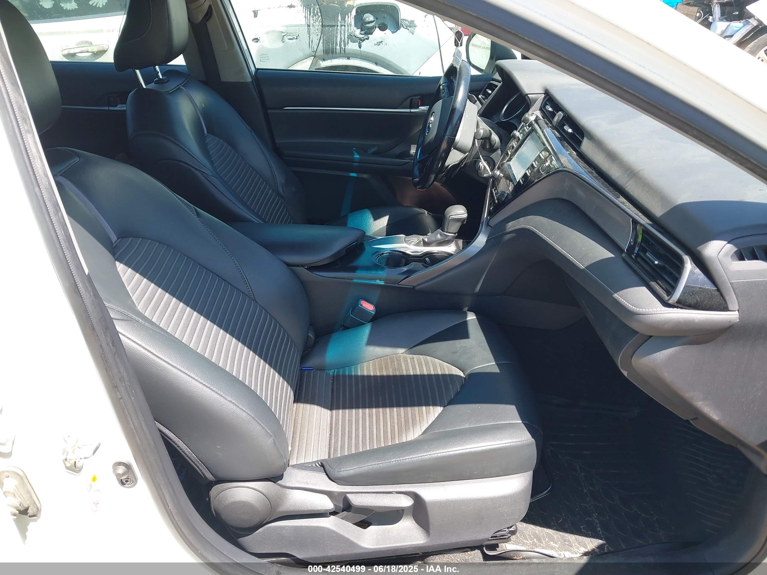 TOYOTA CAMRY image 5
