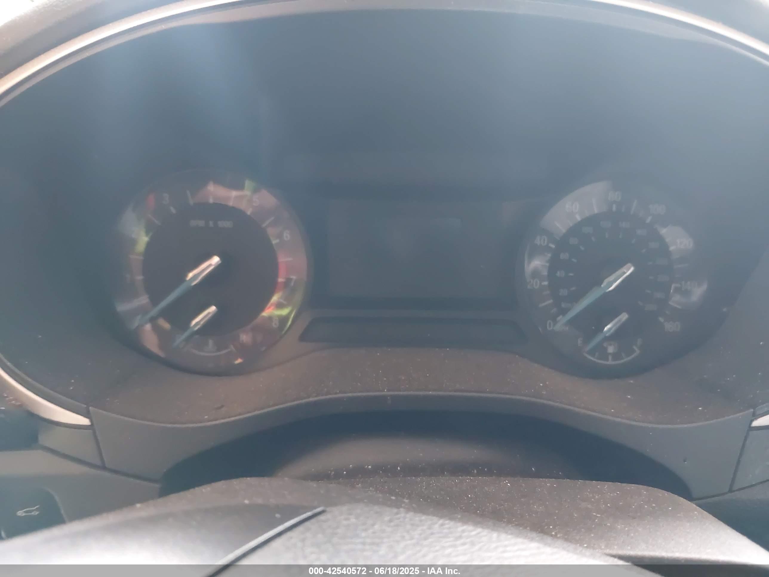 FORD FUSION image 7