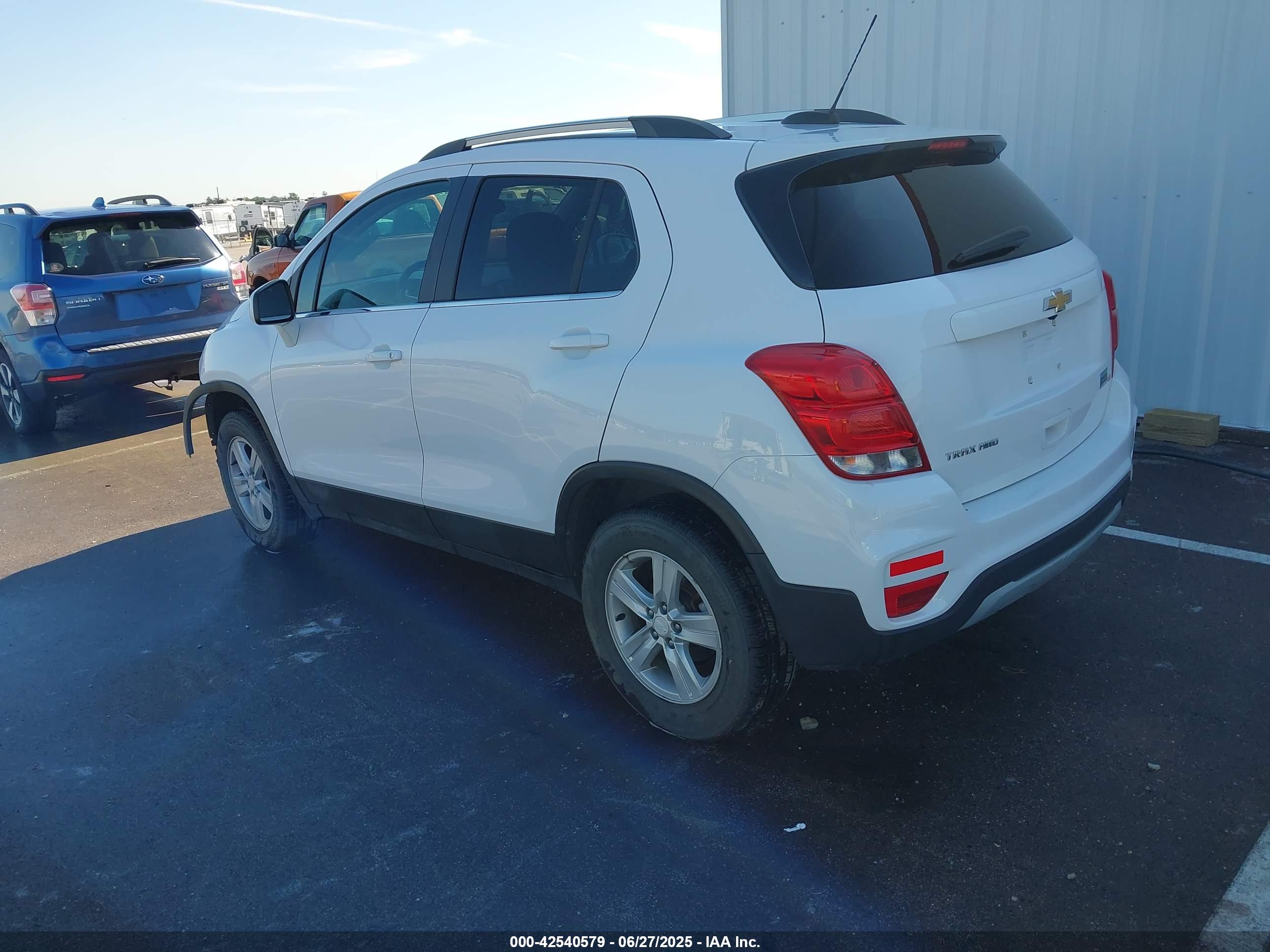 CHEVROLET TRAX image 3