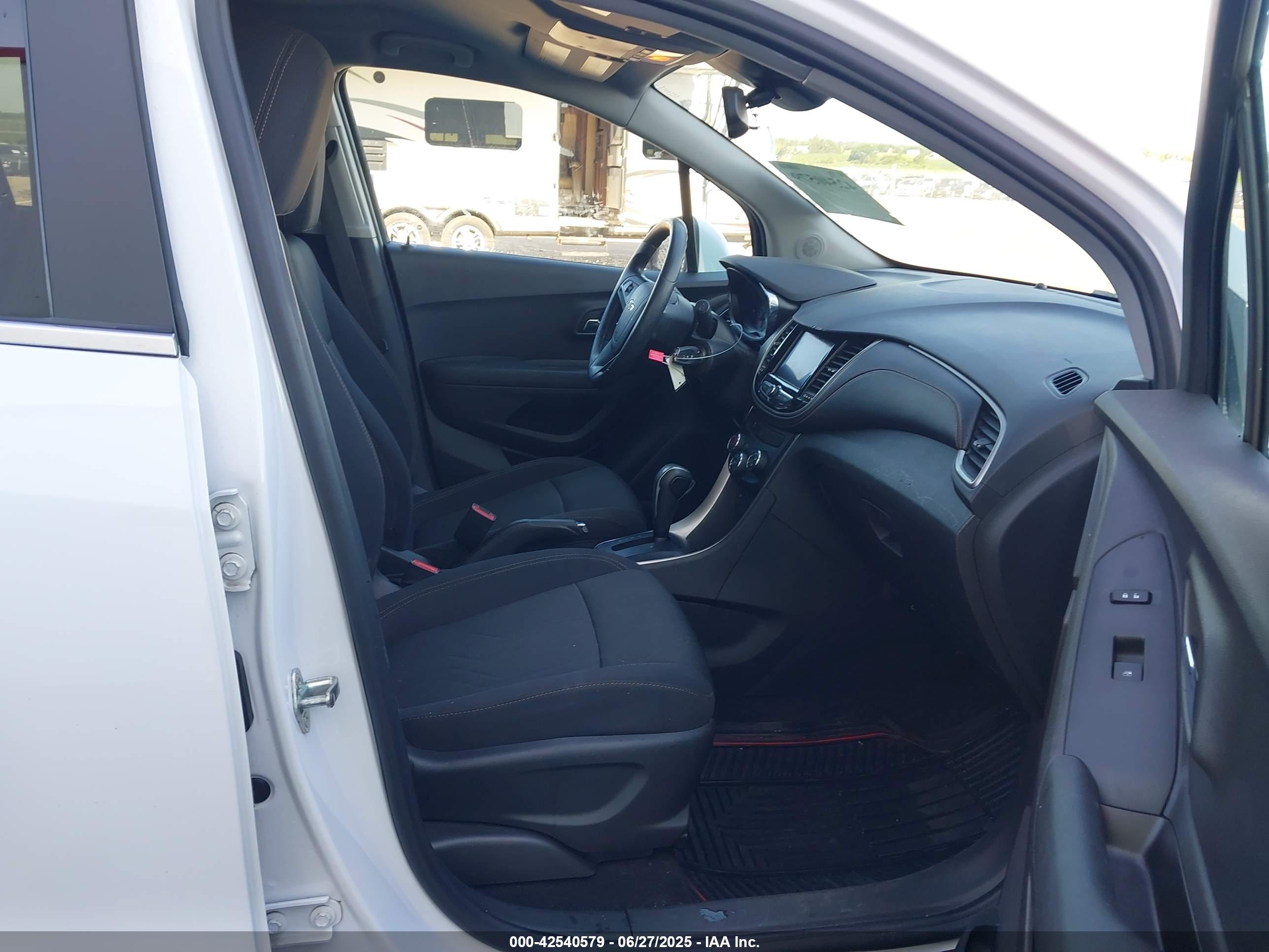 CHEVROLET TRAX image 5
