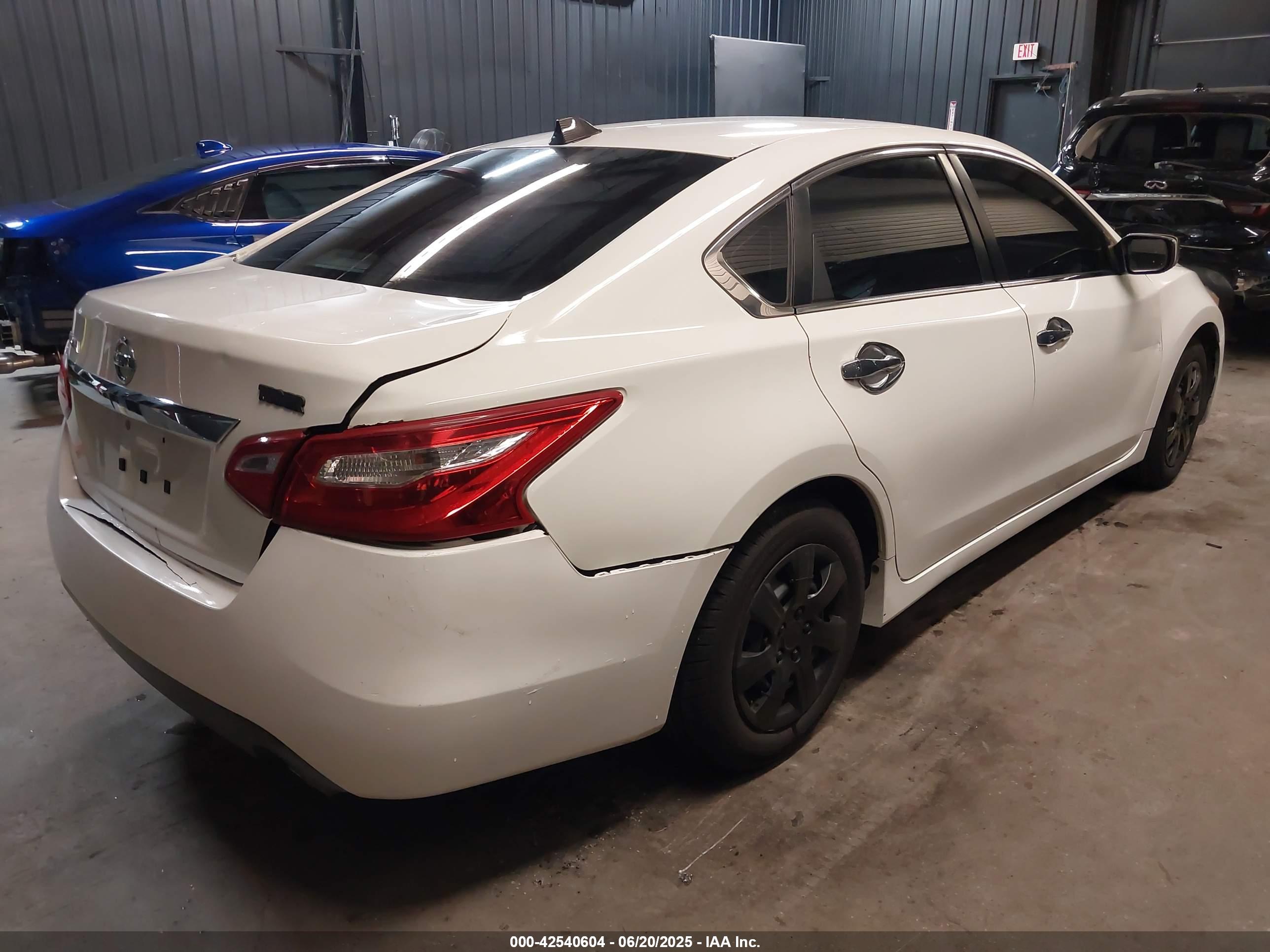 NISSAN ALTIMA image 4