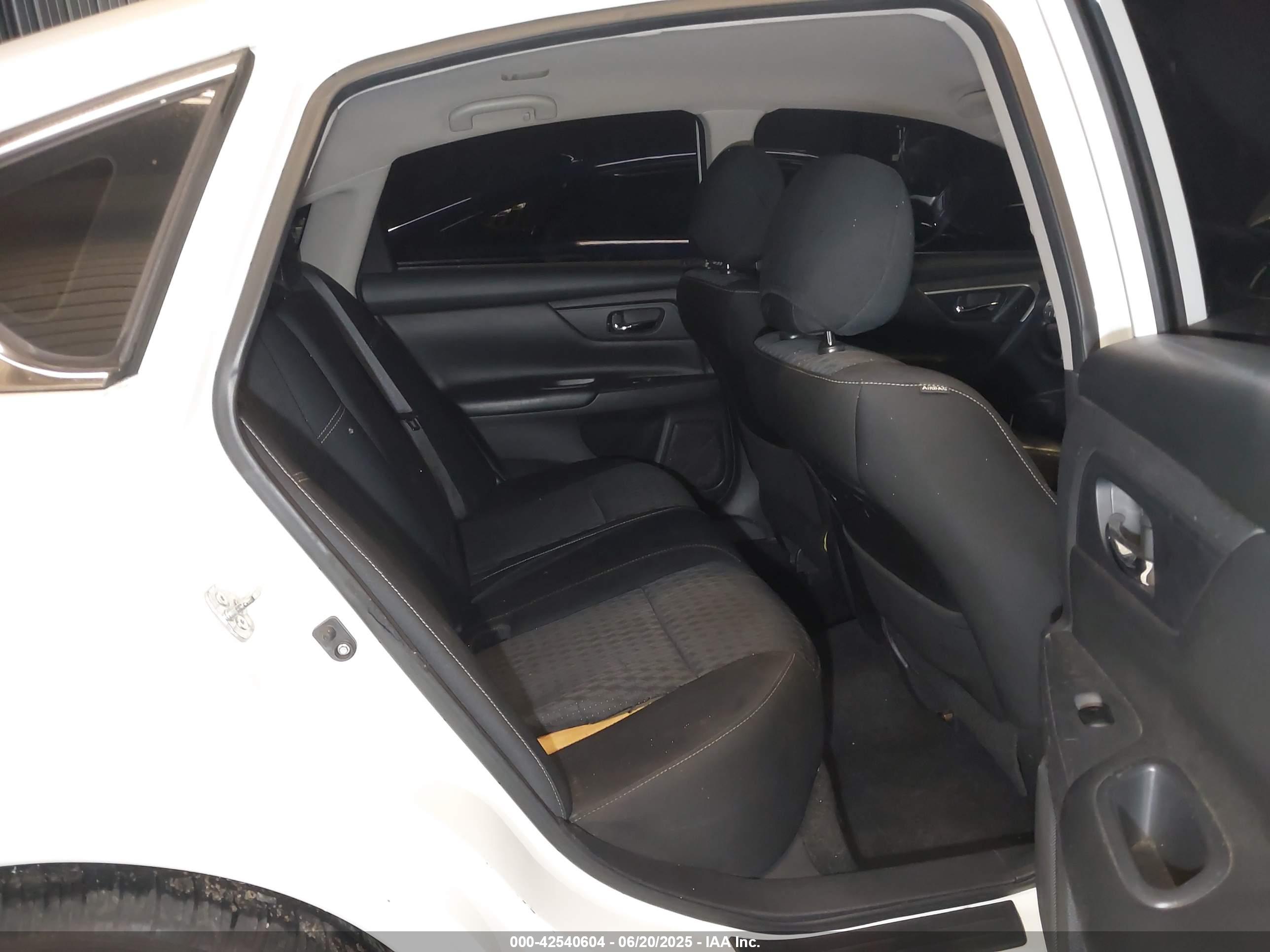 NISSAN ALTIMA image 8