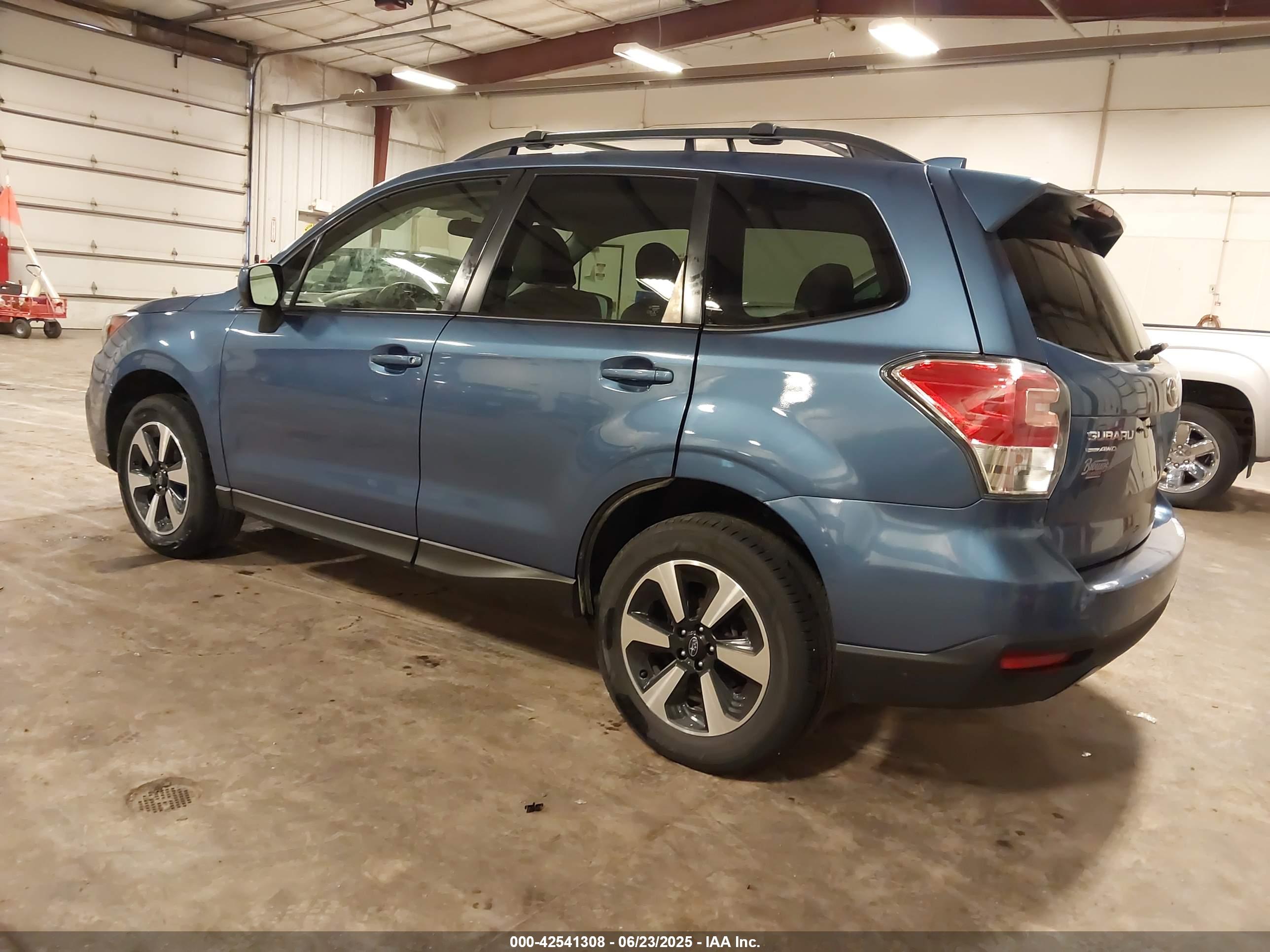 SUBARU FORESTER image 3