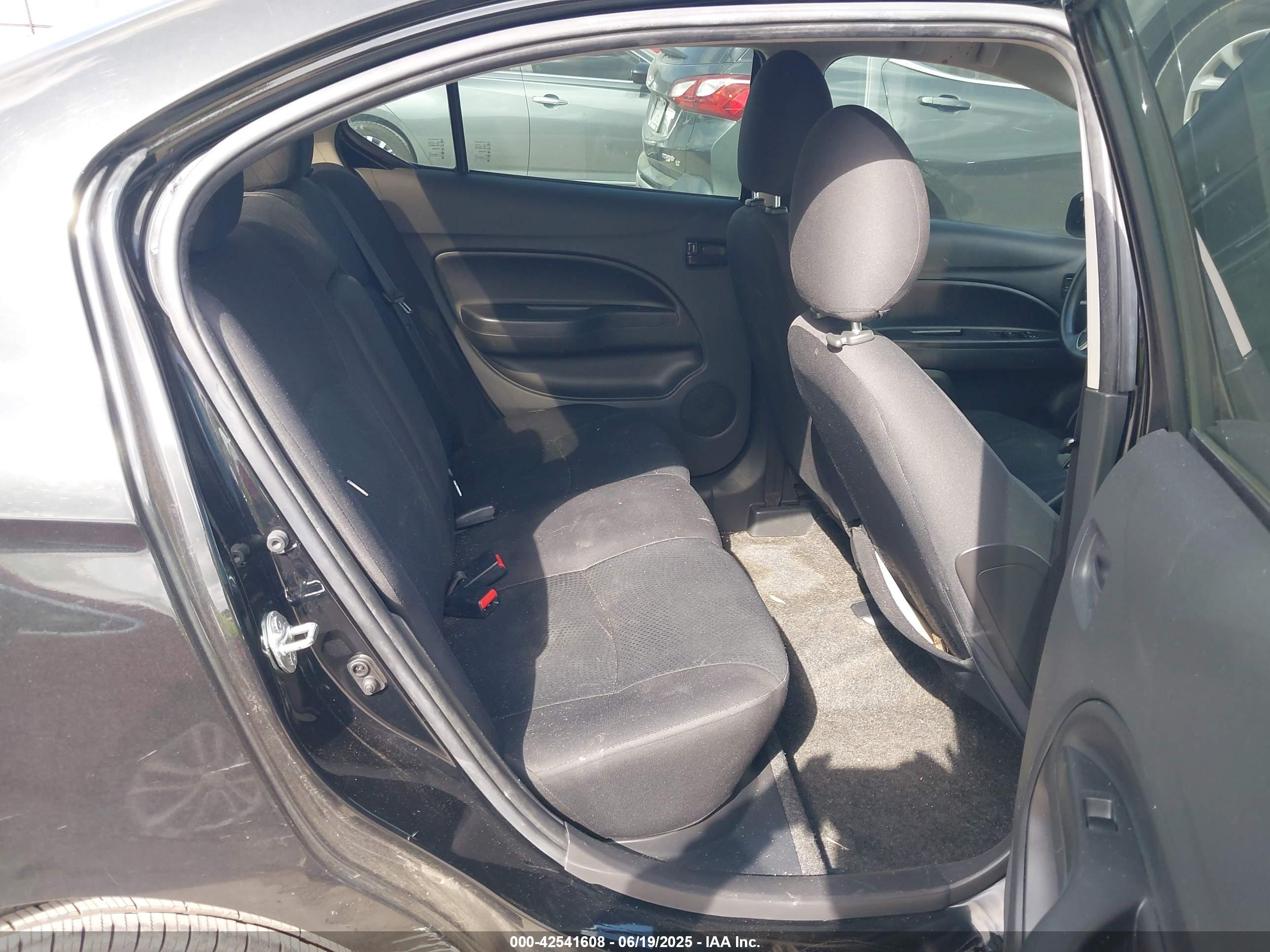 MITSUBISHI MIRAGE image 8